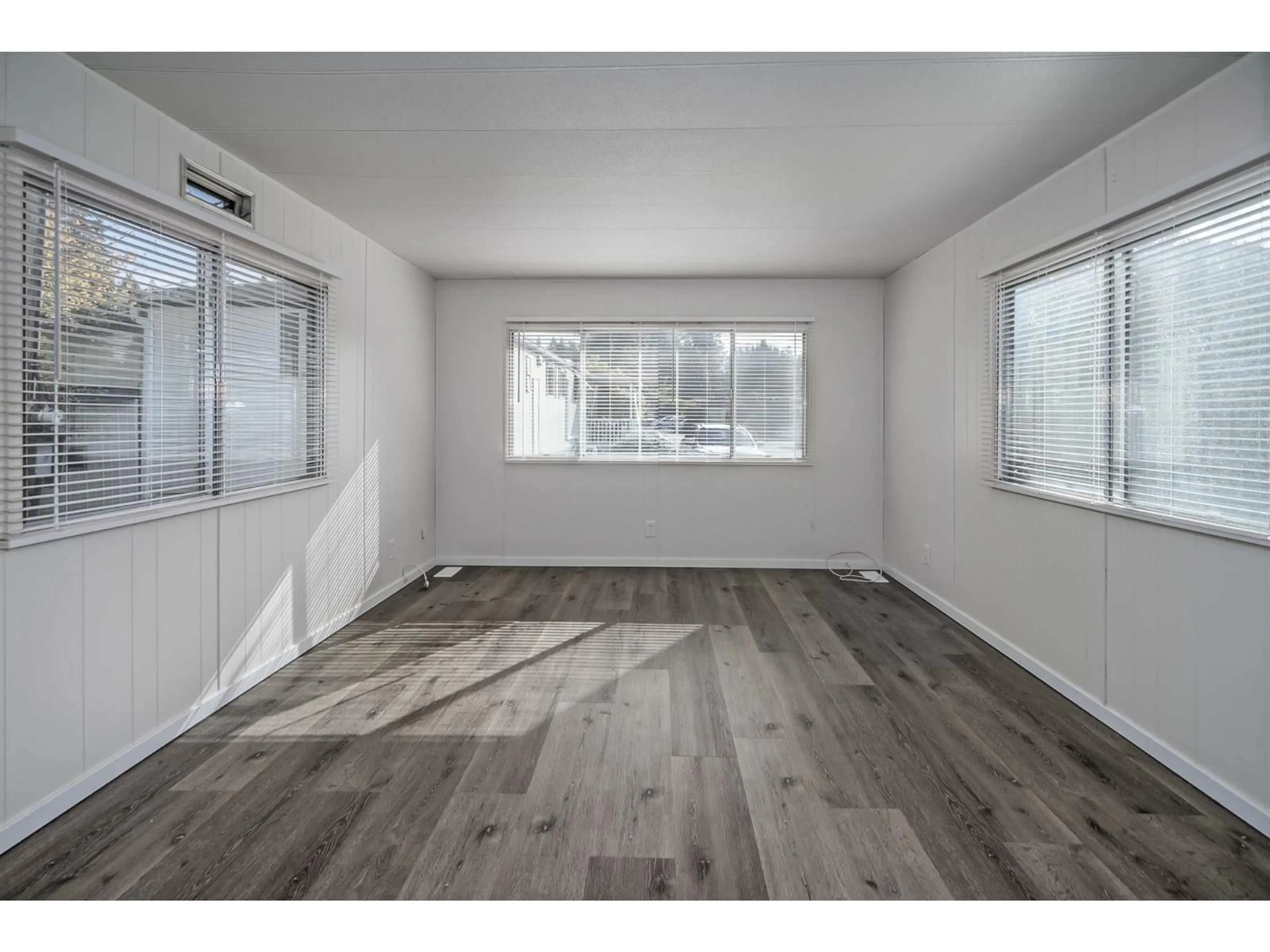 A pic of a room for 5 - 3031 200 STREET, Langley British Columbia V2Z1N5