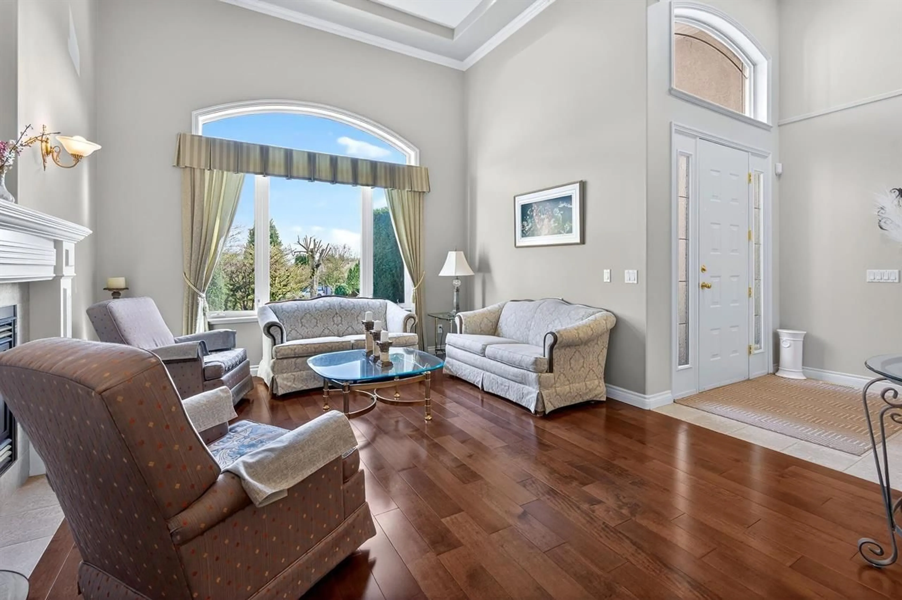 Living room with furniture, unknown for 9493 163 STREET, Surrey British Columbia V4N3C5