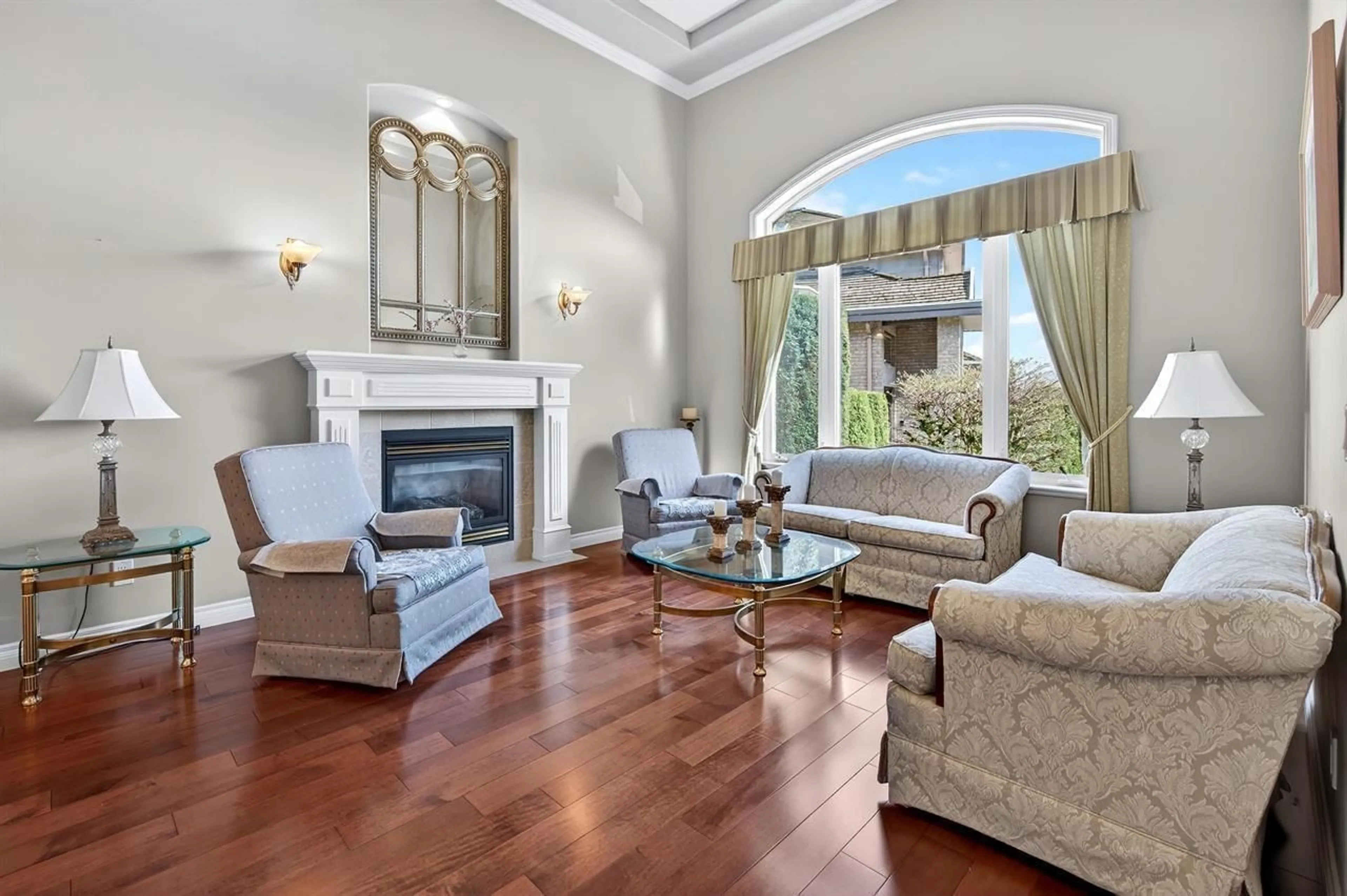 Living room with furniture, unknown for 9493 163 STREET, Surrey British Columbia V4N3C5