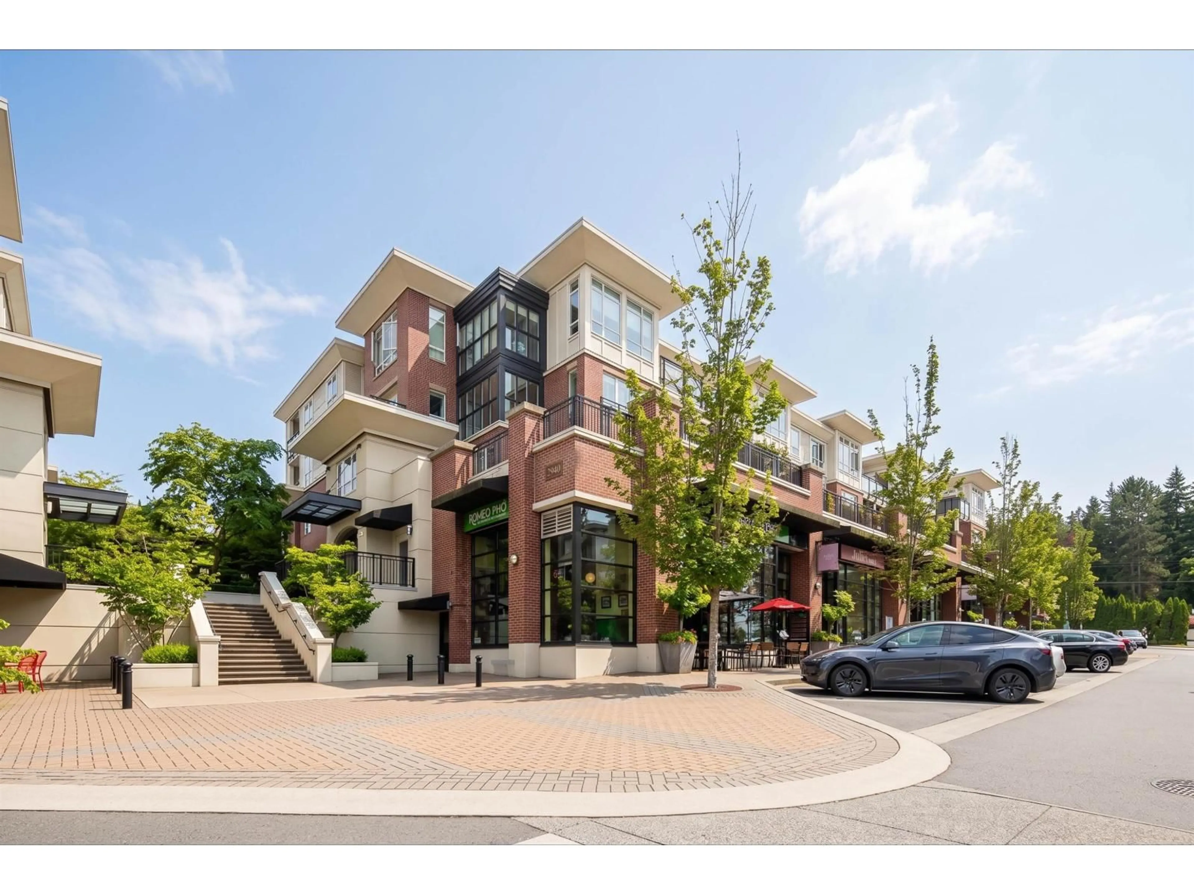 Home with brick exterior material, street for 205 - 2940 KING GEORGE BOULEVARD, Surrey British Columbia V4P1A2