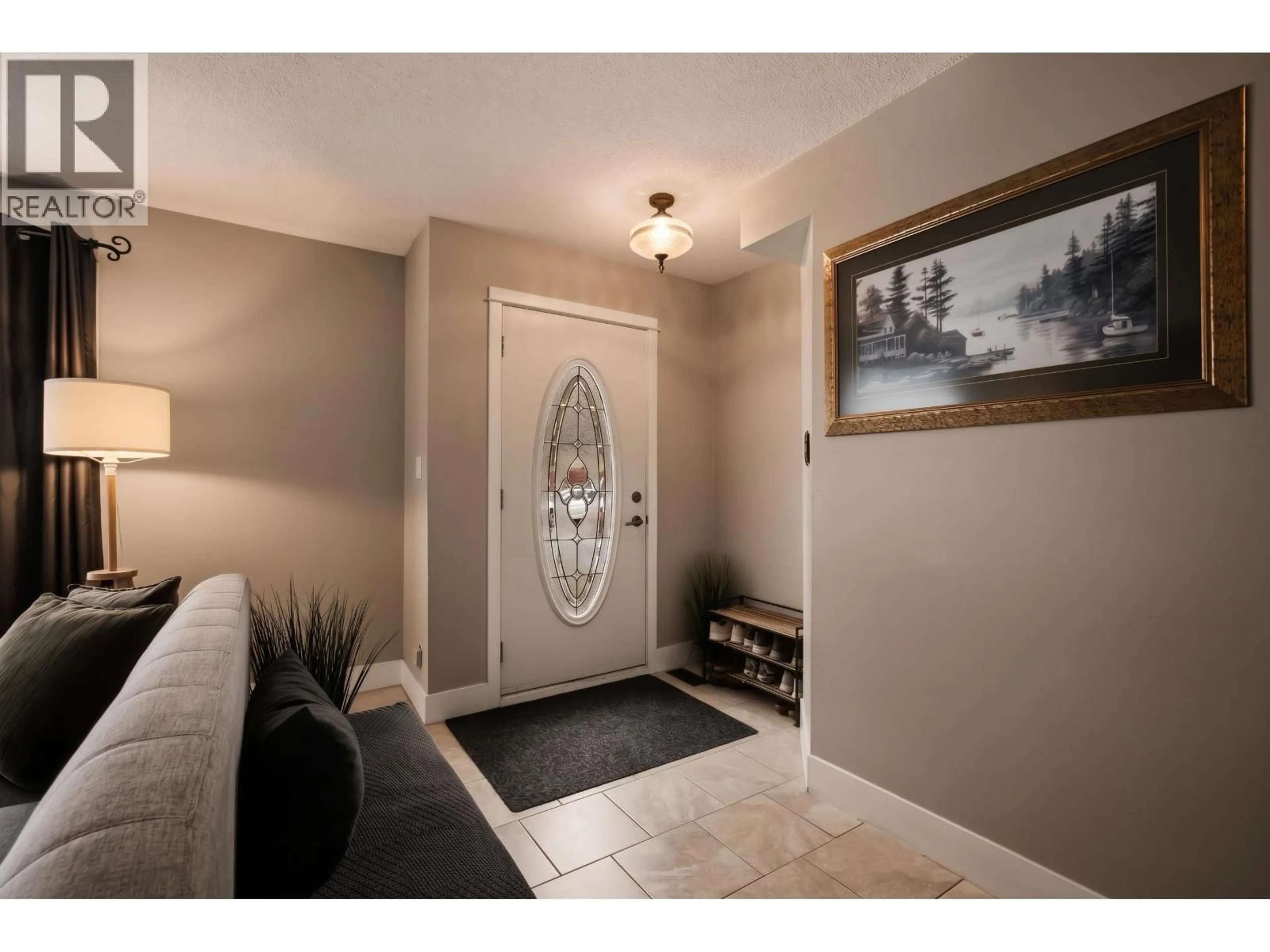 Indoor entryway for 1025 PIGEON AVENUE, Williams Lake British Columbia V2G2B8