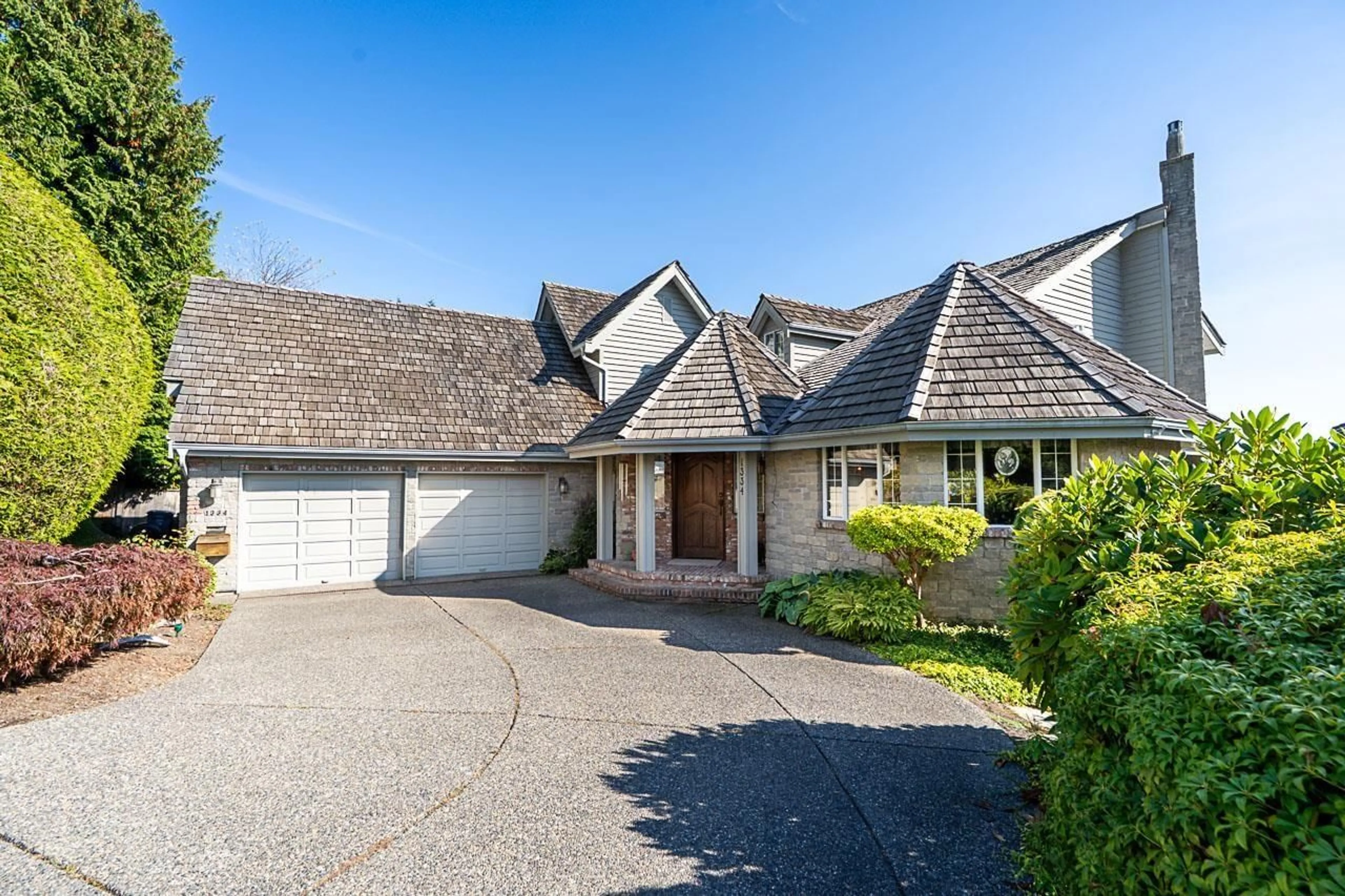 A pic from outside/outdoor area/front of a property/back of a property/a pic from drone, street for 1334 132A STREET, Surrey British Columbia V4A7E7