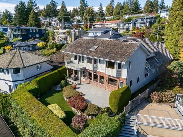 1334 132A STREET, Surrey 2