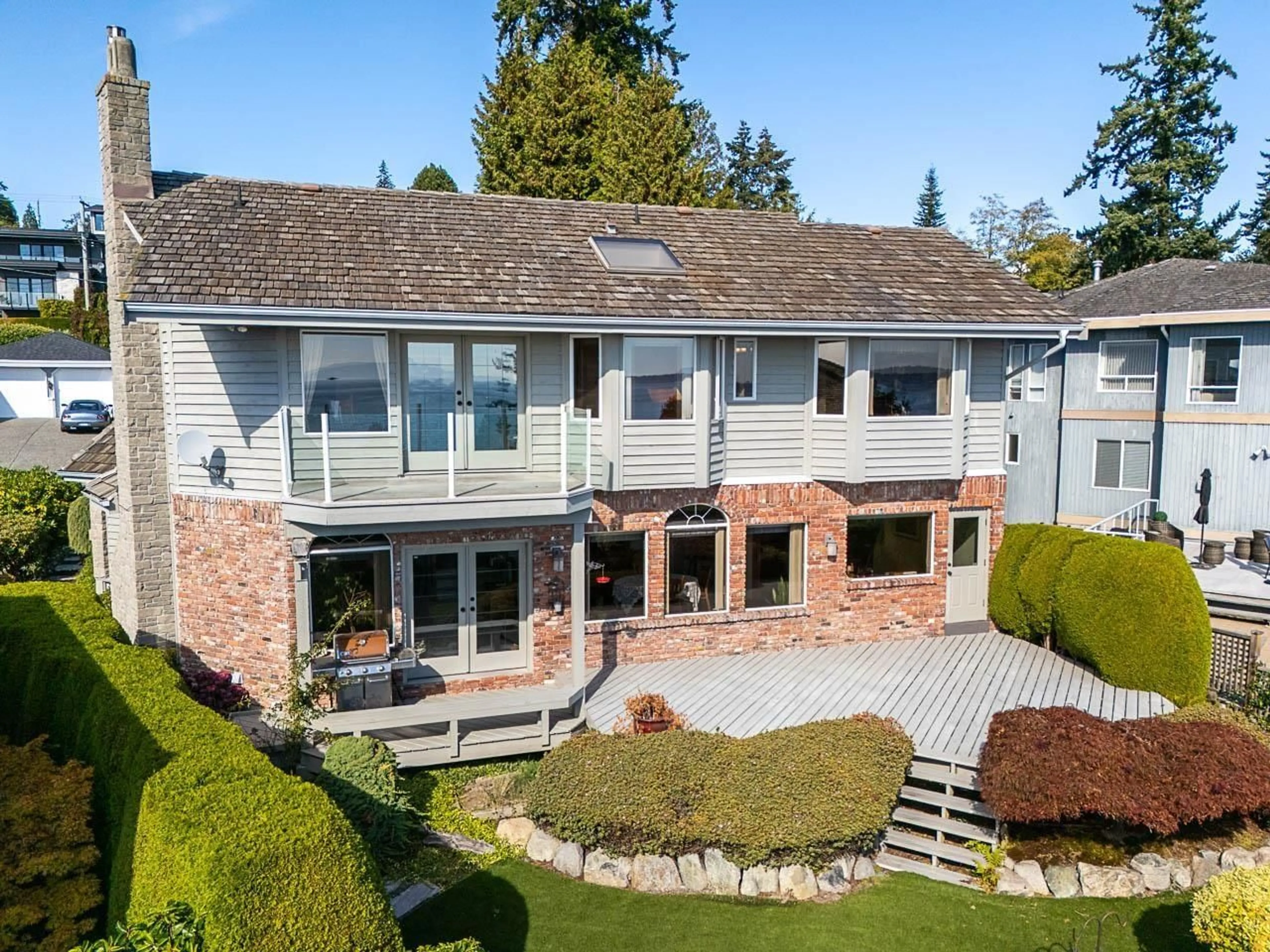 A pic from outside/outdoor area/front of a property/back of a property/a pic from drone, unknown for 1334 132A STREET, Surrey British Columbia V4A7E7