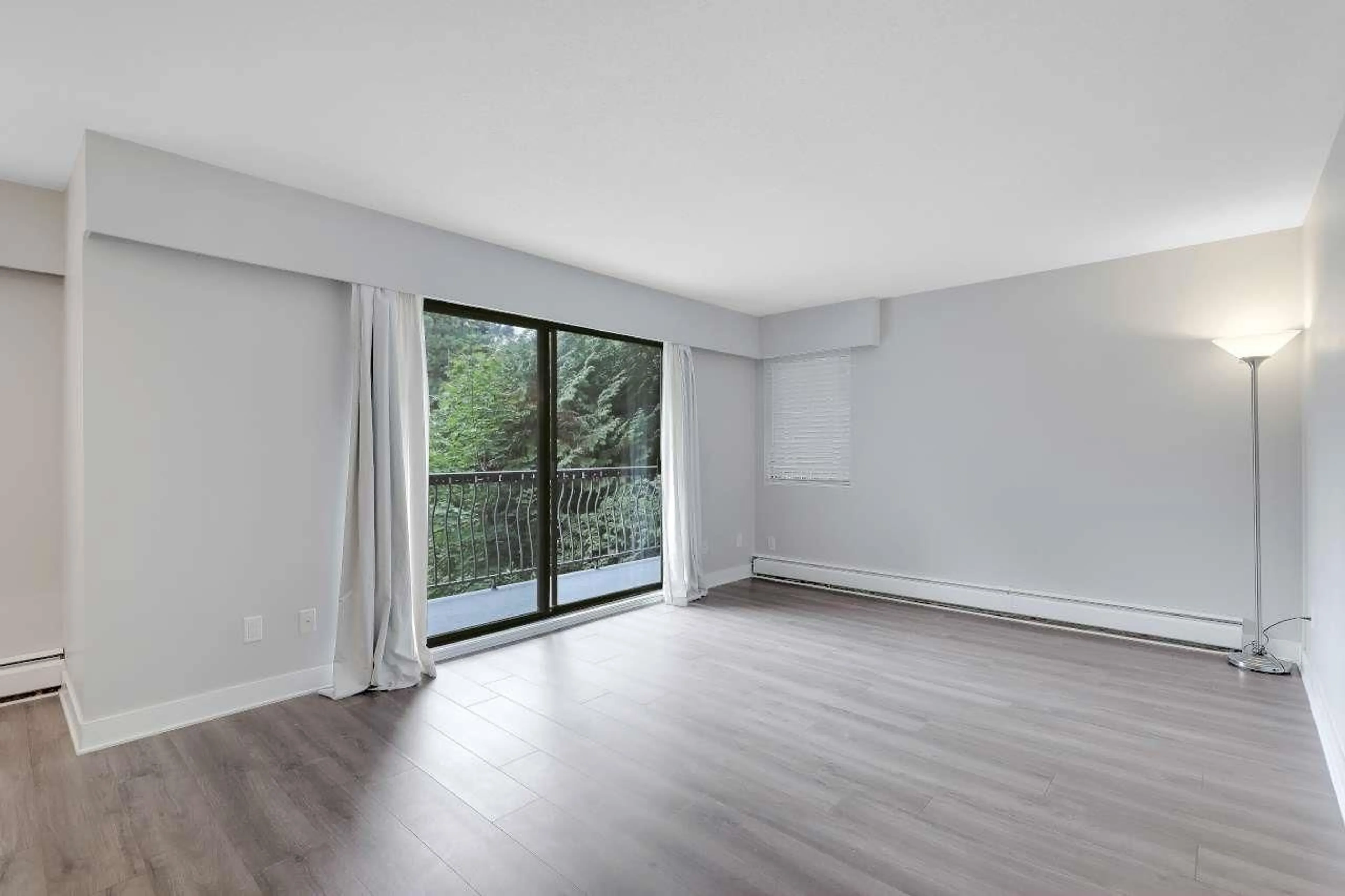A pic of a room for 207 - 1544 FIR STREET, White Rock British Columbia V4B4B7