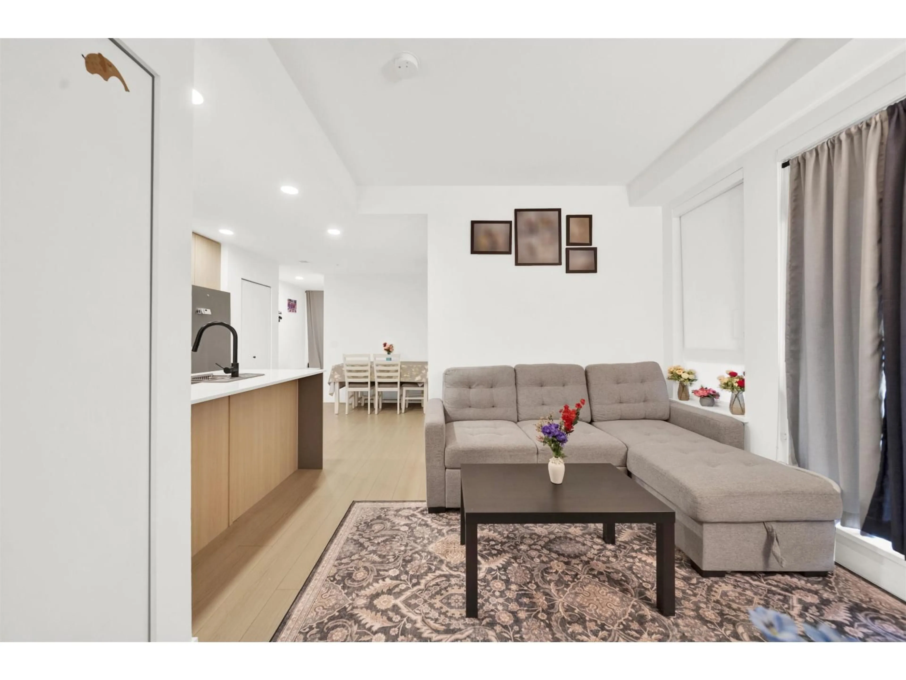Living room with furniture, unknown for 205 - 13439 94A AVENUE, Surrey British Columbia V3V0G9