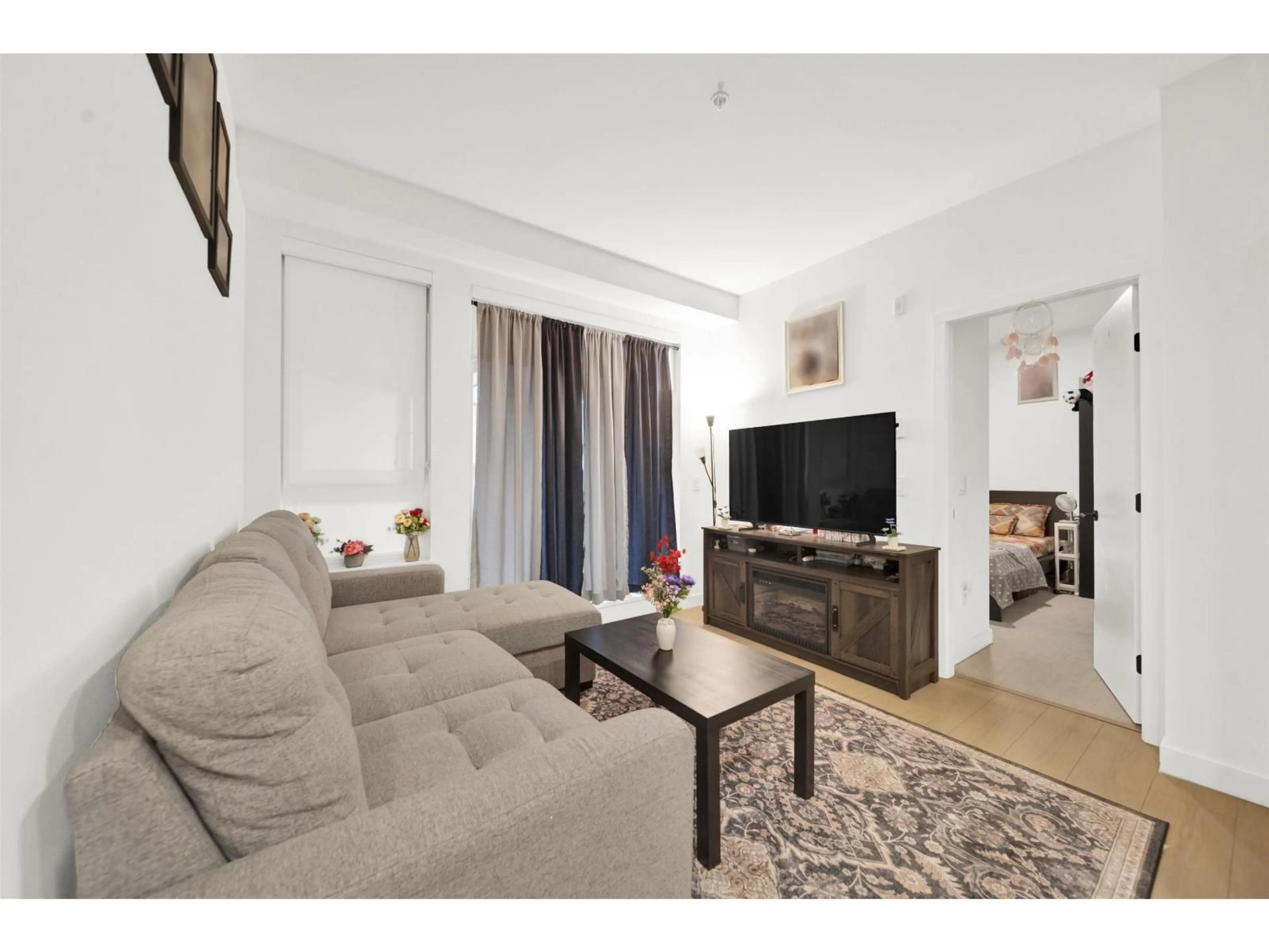 Living room with furniture, unknown for 205 - 13439 94A AVENUE, Surrey British Columbia V3V0G9