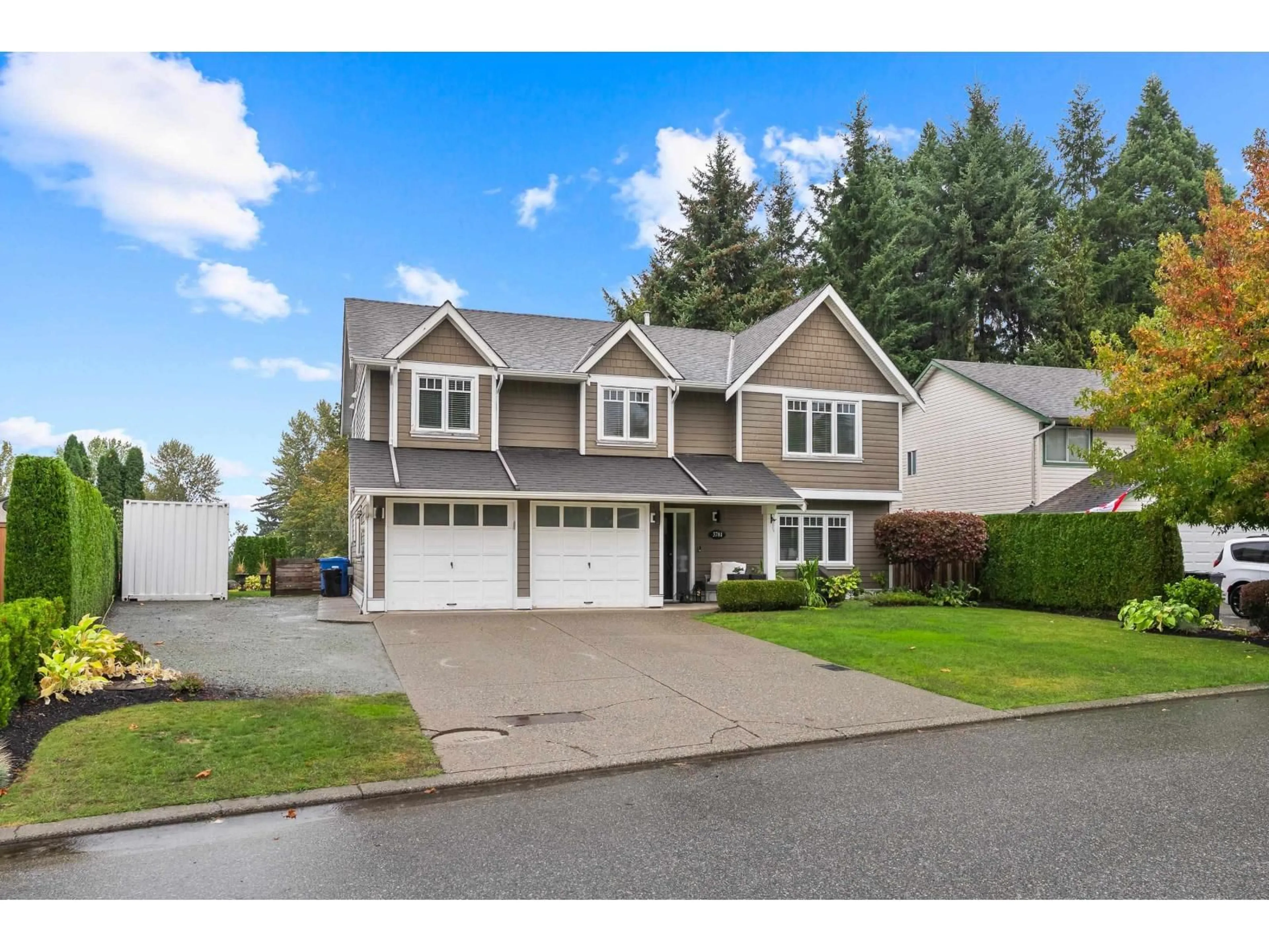 Home with vinyl exterior material, street for 3781 ROBSON DRIVE, Abbotsford British Columbia V2S6E9