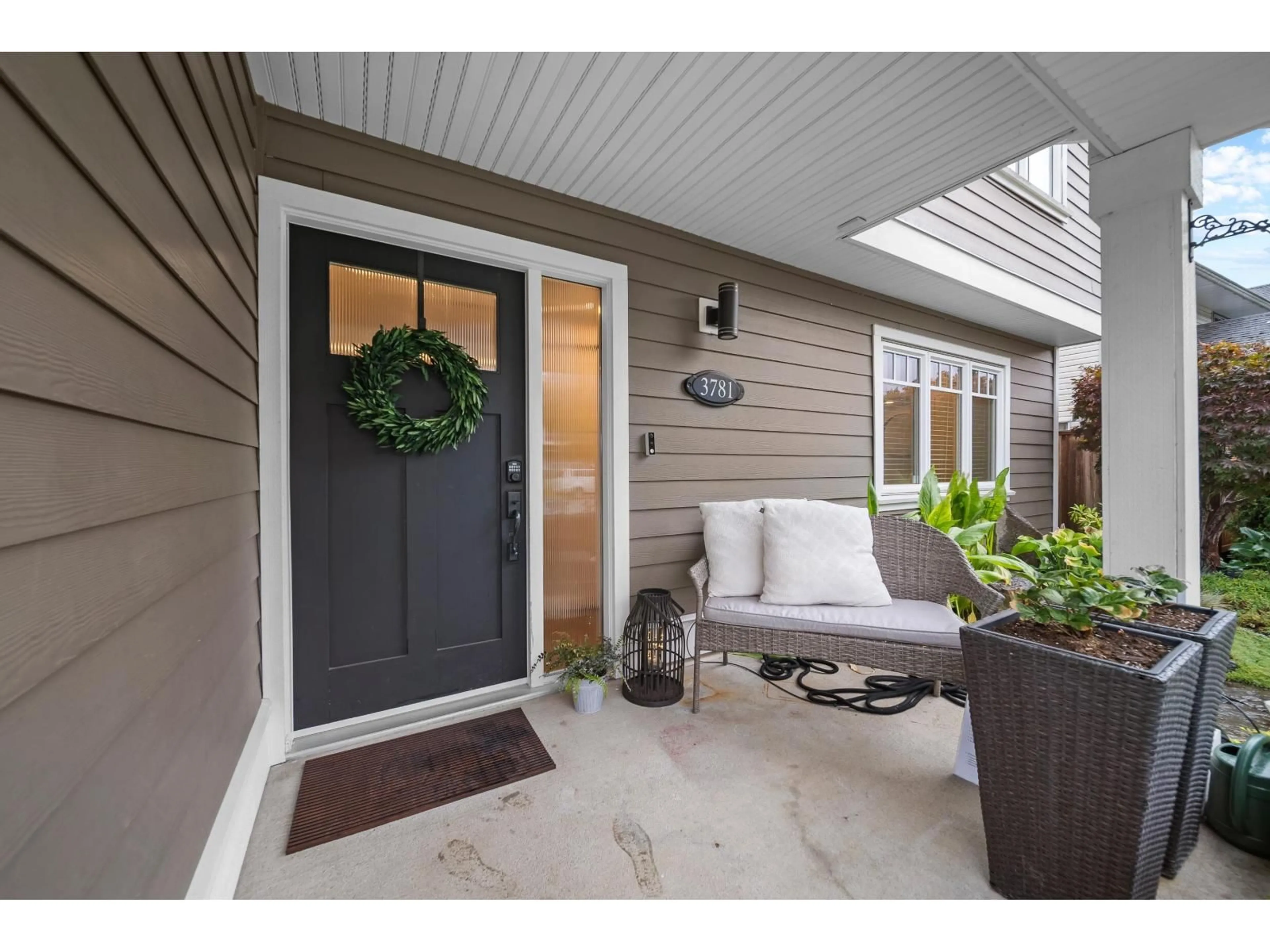 Indoor entryway for 3781 ROBSON DRIVE, Abbotsford British Columbia V2S6E9