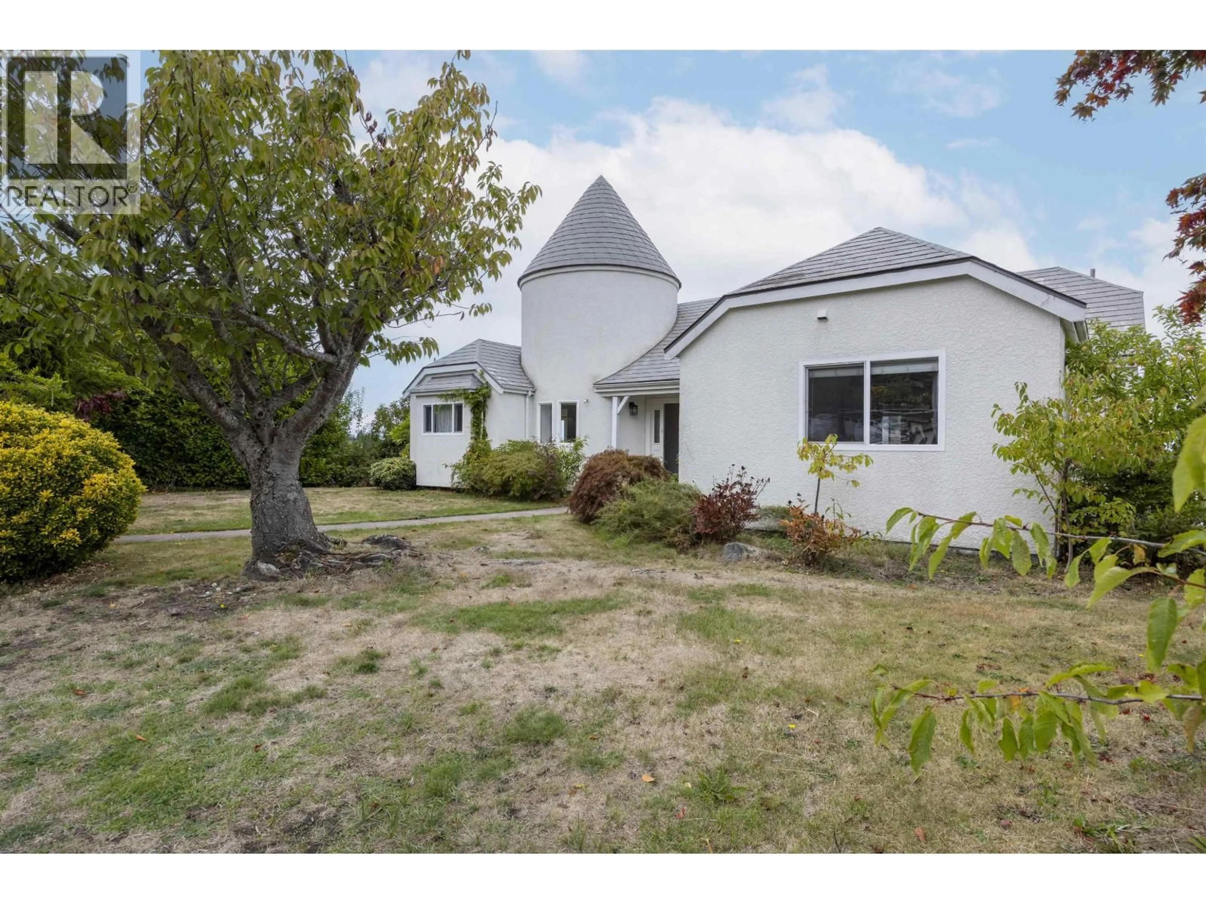 A pic from outside/outdoor area/front of a property/back of a property/a pic from drone, unknown for 408 ALLEN DRIVE, Delta British Columbia V4M3B8