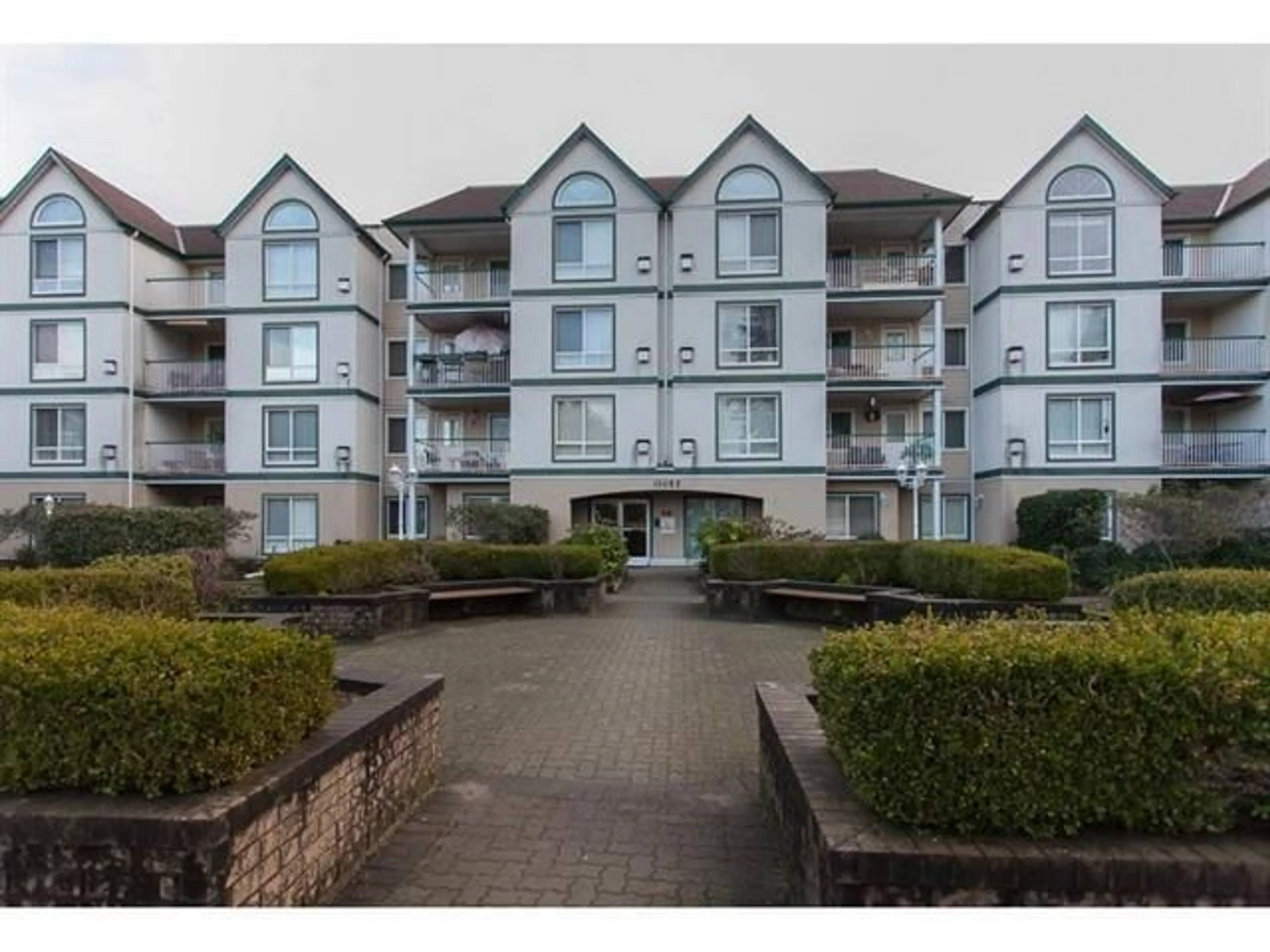 A pic from outside/outdoor area/front of a property/back of a property/a pic from drone, unknown for 213 - 10082 132 STREET, Surrey British Columbia V3T5V3