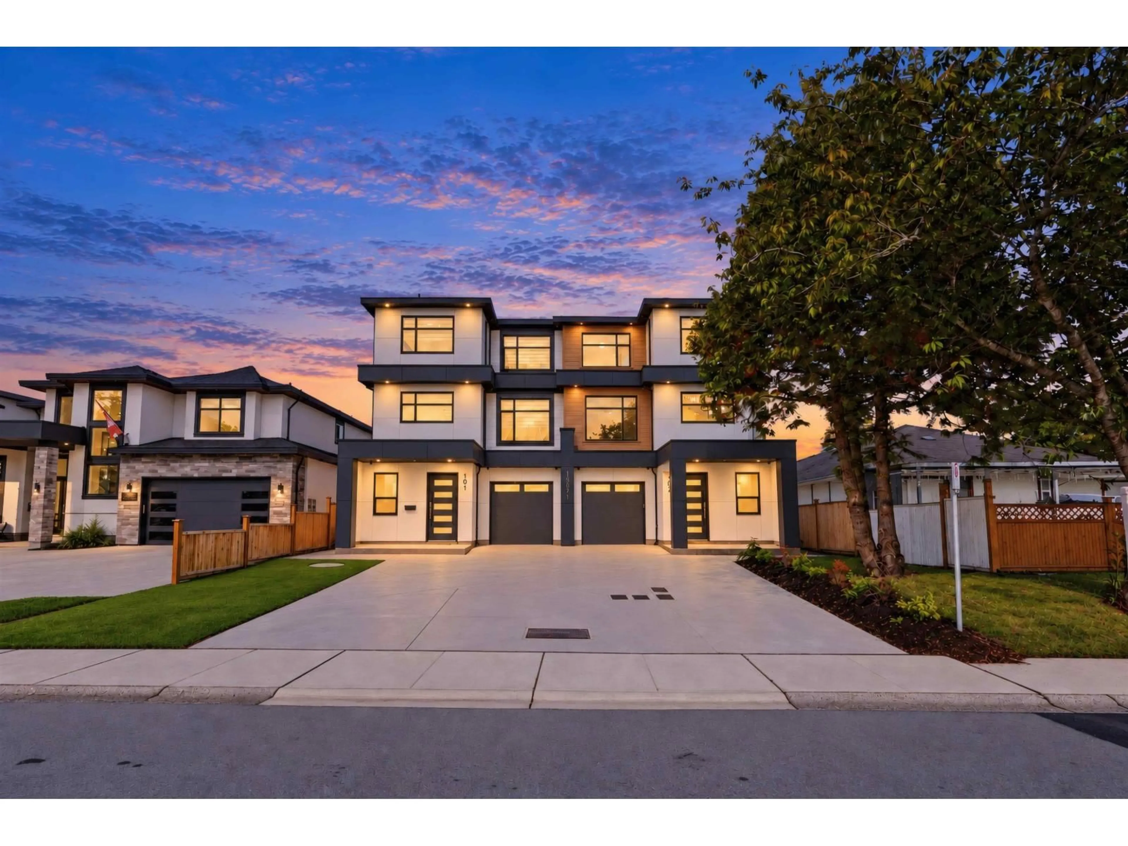 Unknown for 102 - 15371 94 AVENUE, Surrey British Columbia V3R1E3