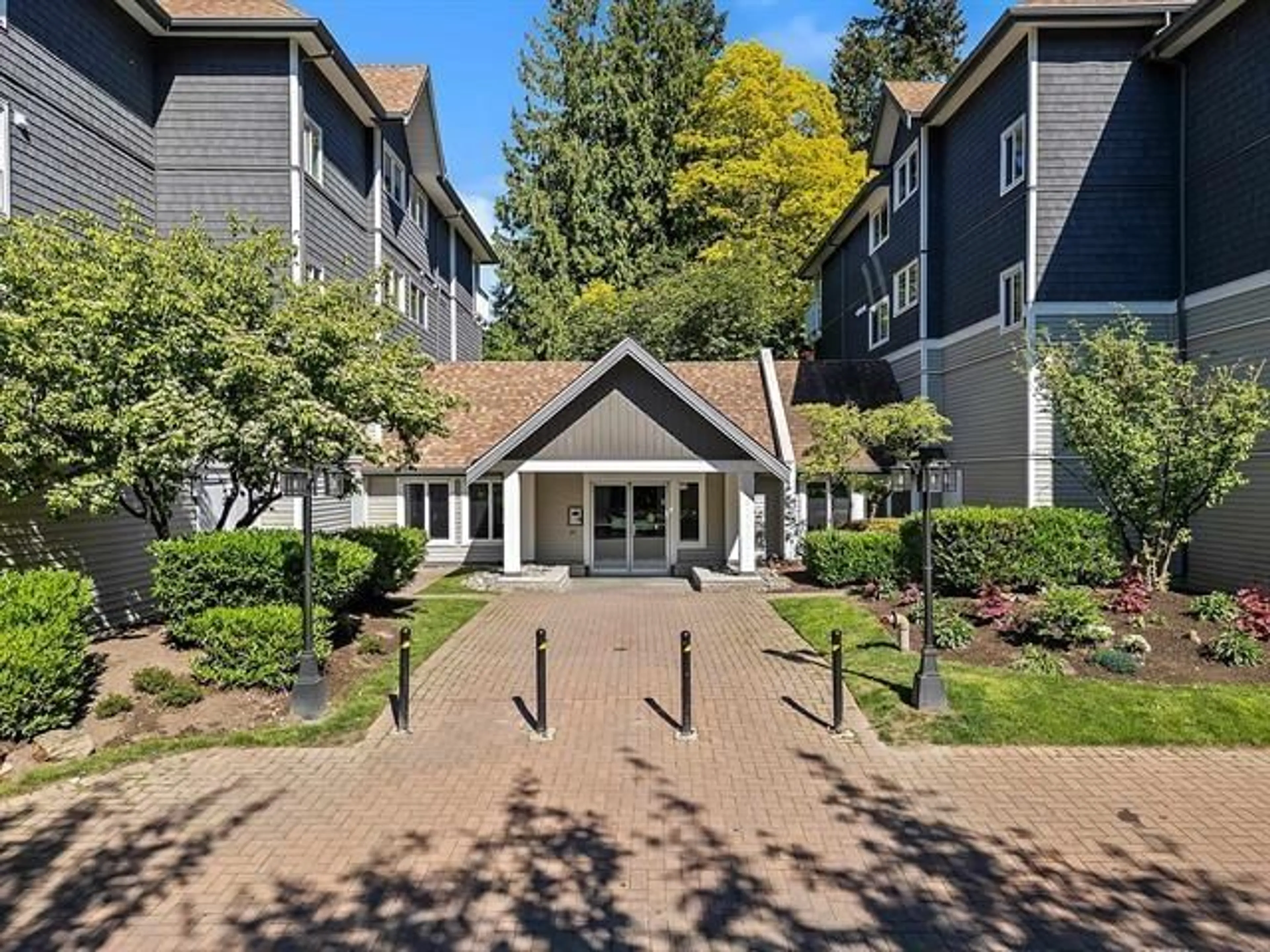 A pic from outside/outdoor area/front of a property/back of a property/a pic from drone, unknown for 310 - 9626 148 STREET, Surrey British Columbia V3R0W2