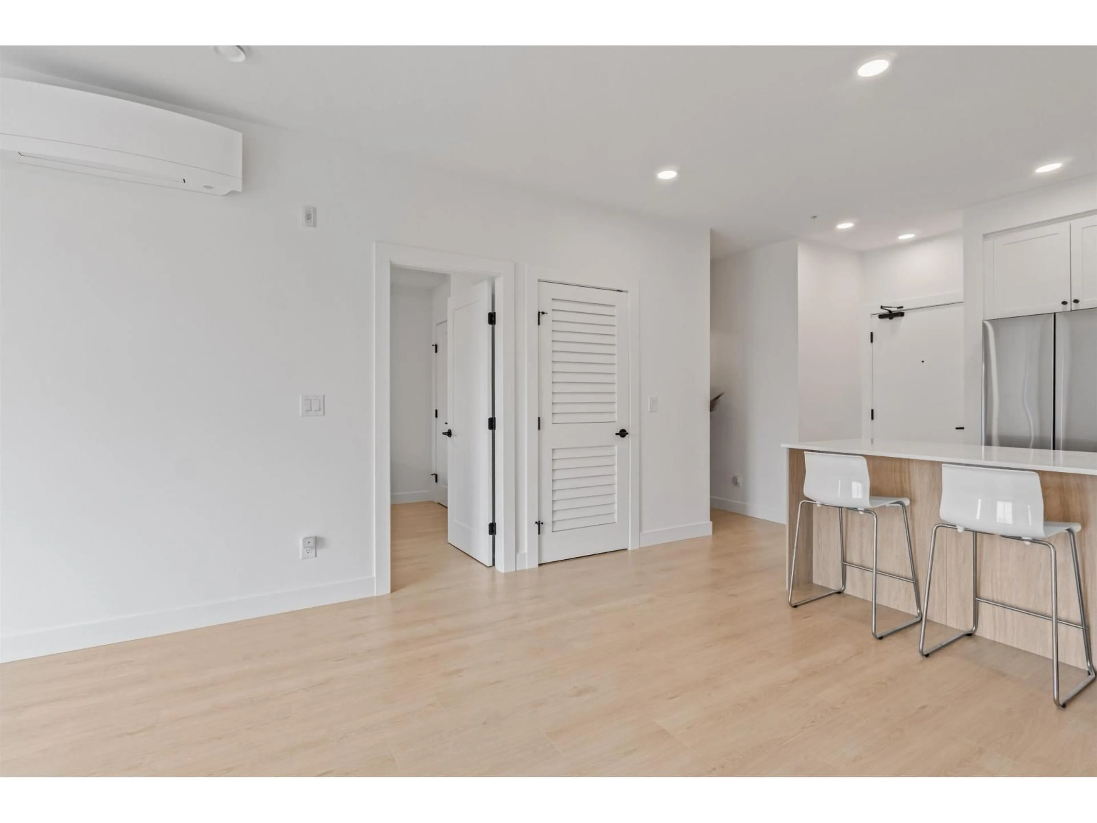 A pic of a room for 415 - 19979 76 AVENUE, Langley British Columbia V2Y3Y2