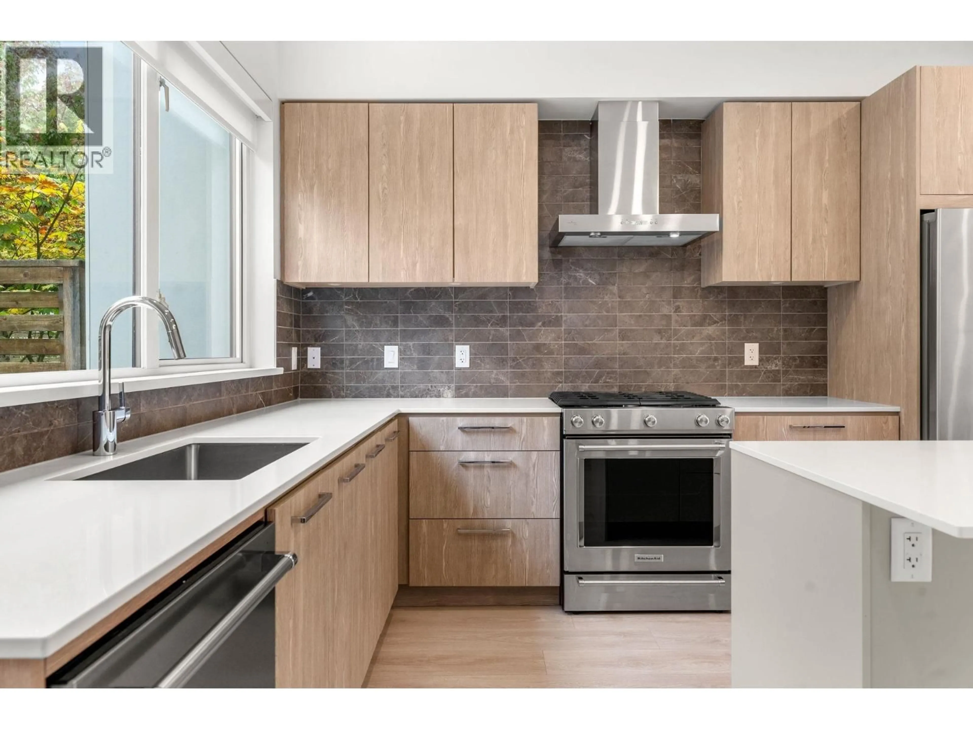 Unknown for 44 - 3597 MALSUM DRIVE, North Vancouver British Columbia V7G0B2