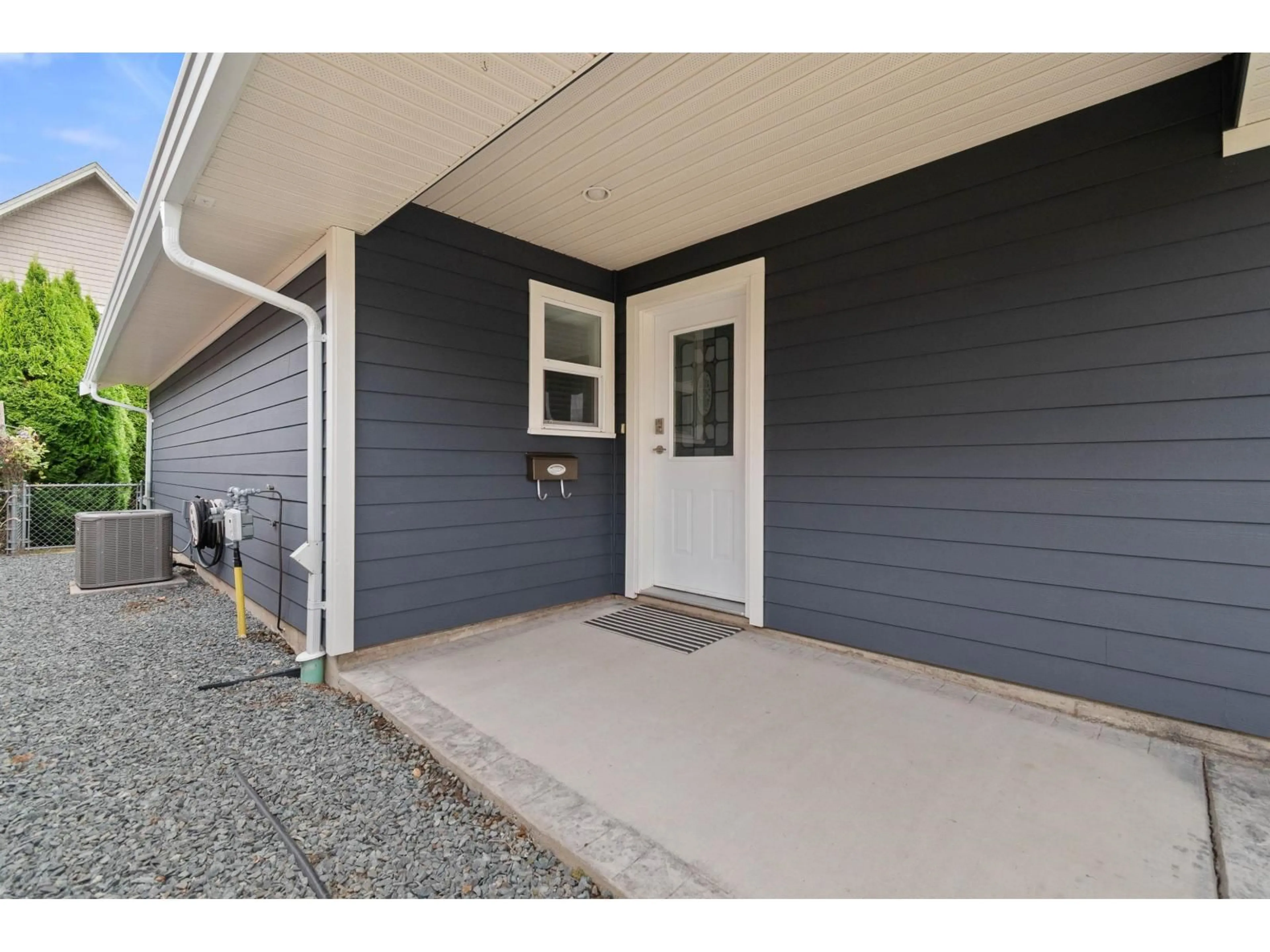 Indoor entryway for 18 - 7291 MORROW ROAD, Agassiz British Columbia V0M1A2