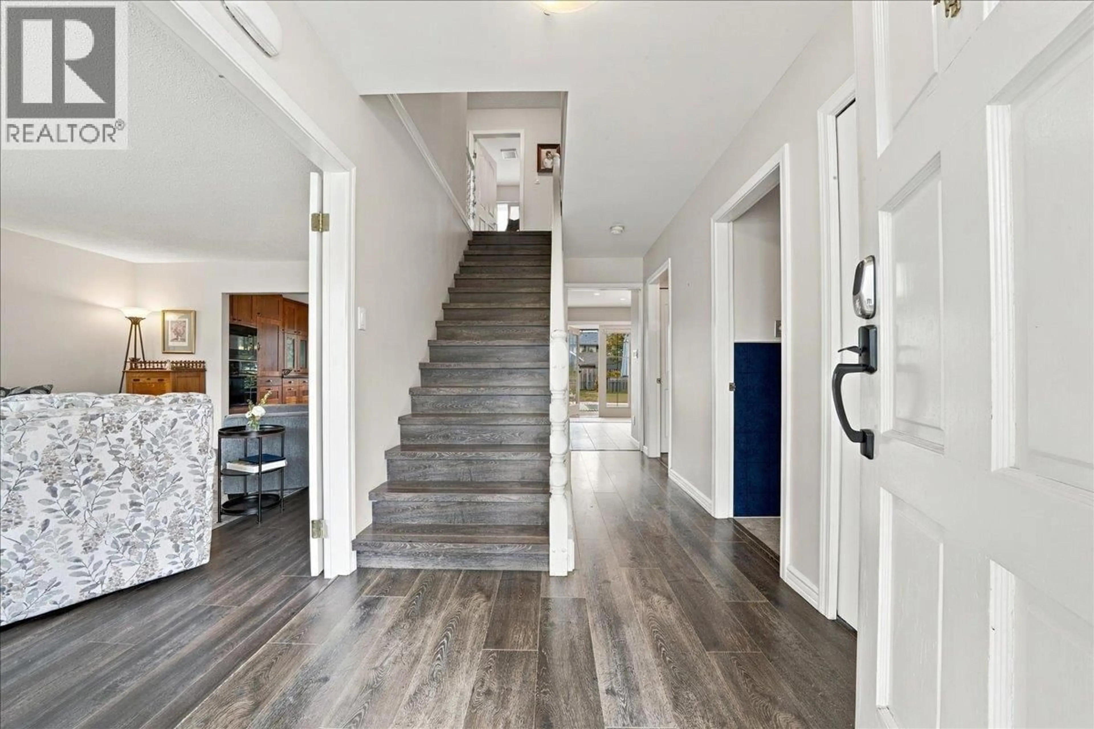 Indoor entryway for 18983 119 AVENUE, Pitt Meadows British Columbia V3Y1X8