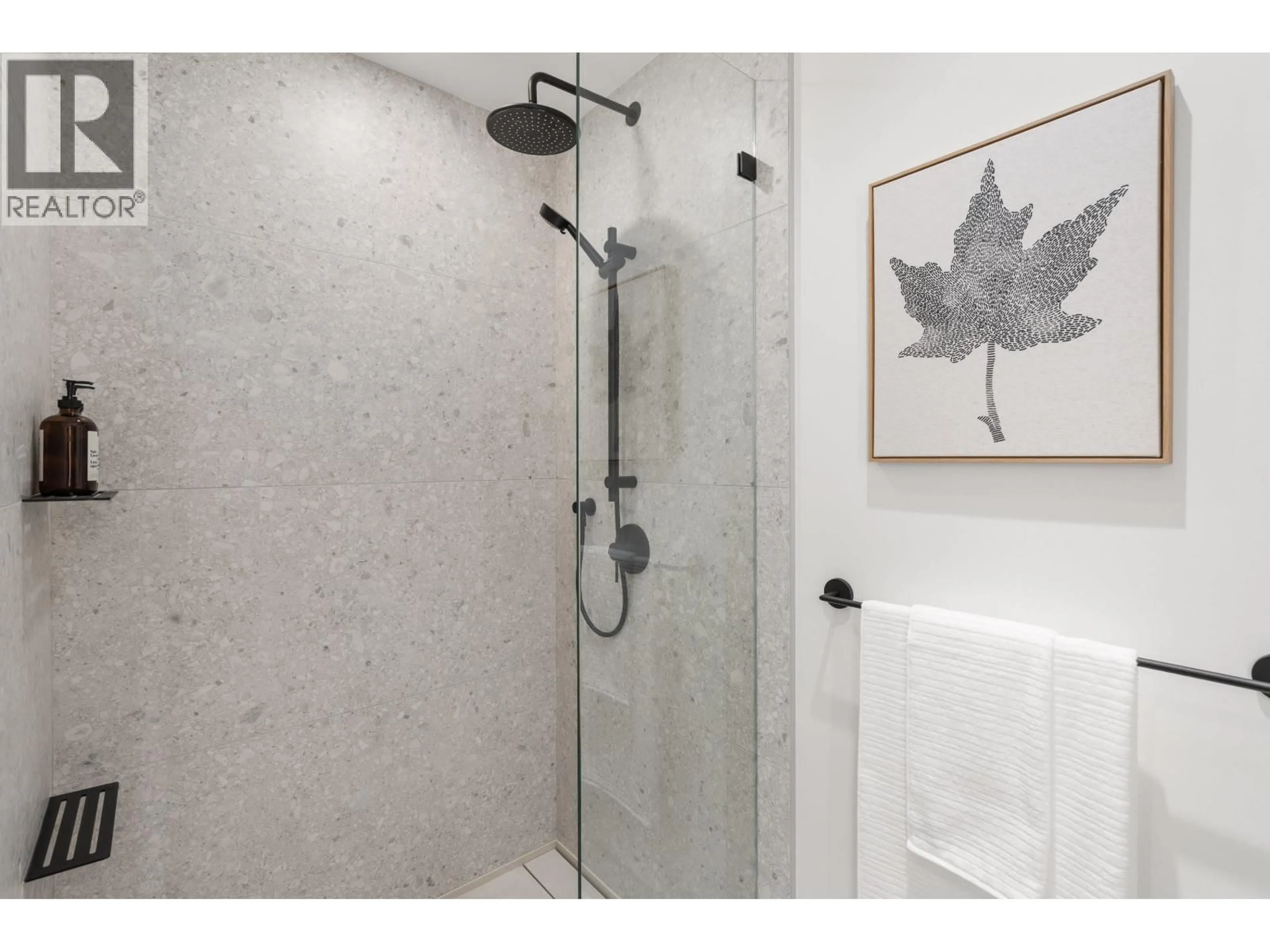 Contemporary bathroom, ceramic/tile floor for 5 - 2240 40TH AVENUE, Vancouver British Columbia V5P1J5