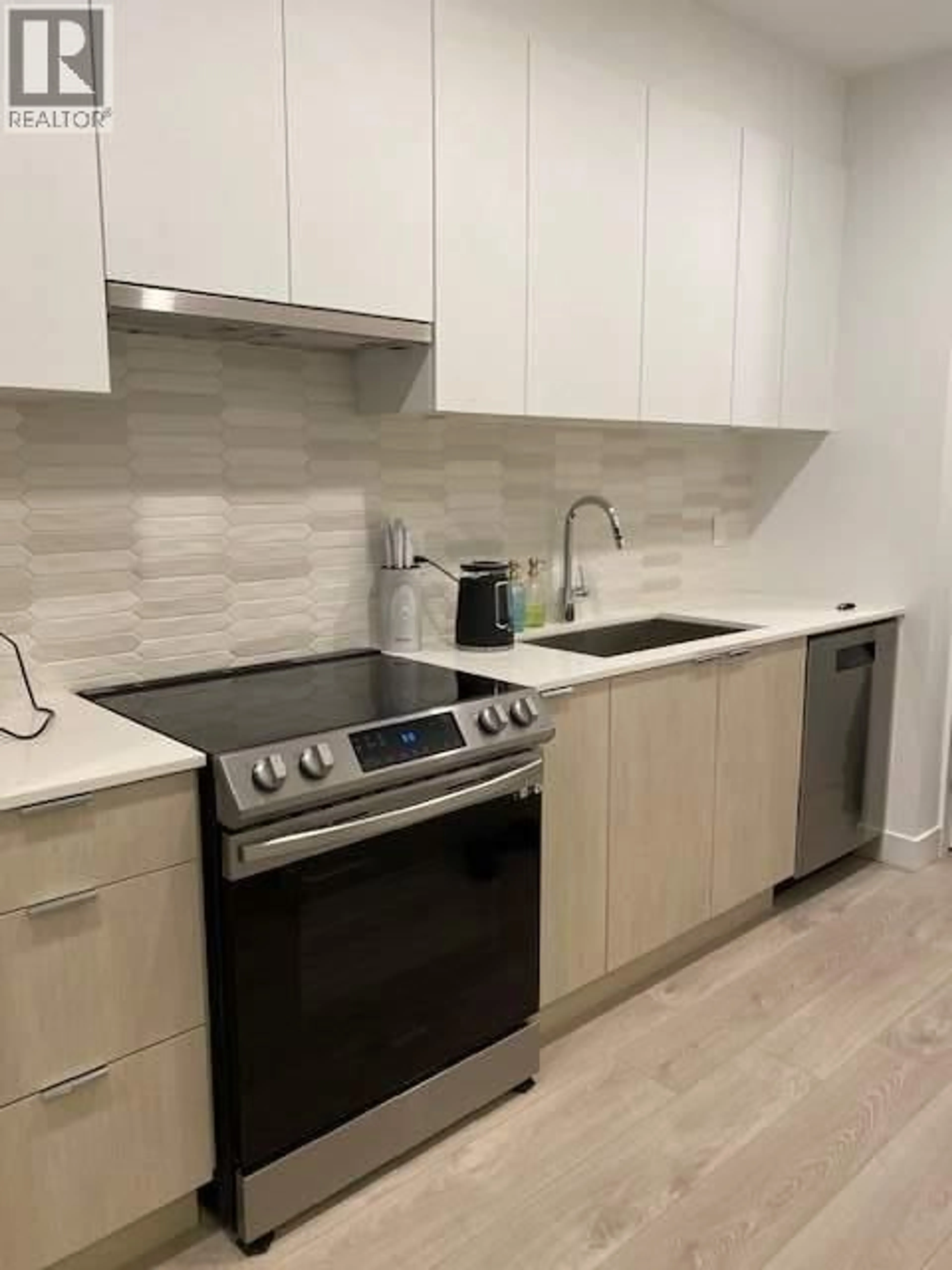 Standard kitchen, unknown for 402 - 2499 RABBIT DRIVE, Tsawwassen British Columbia V4M0G4