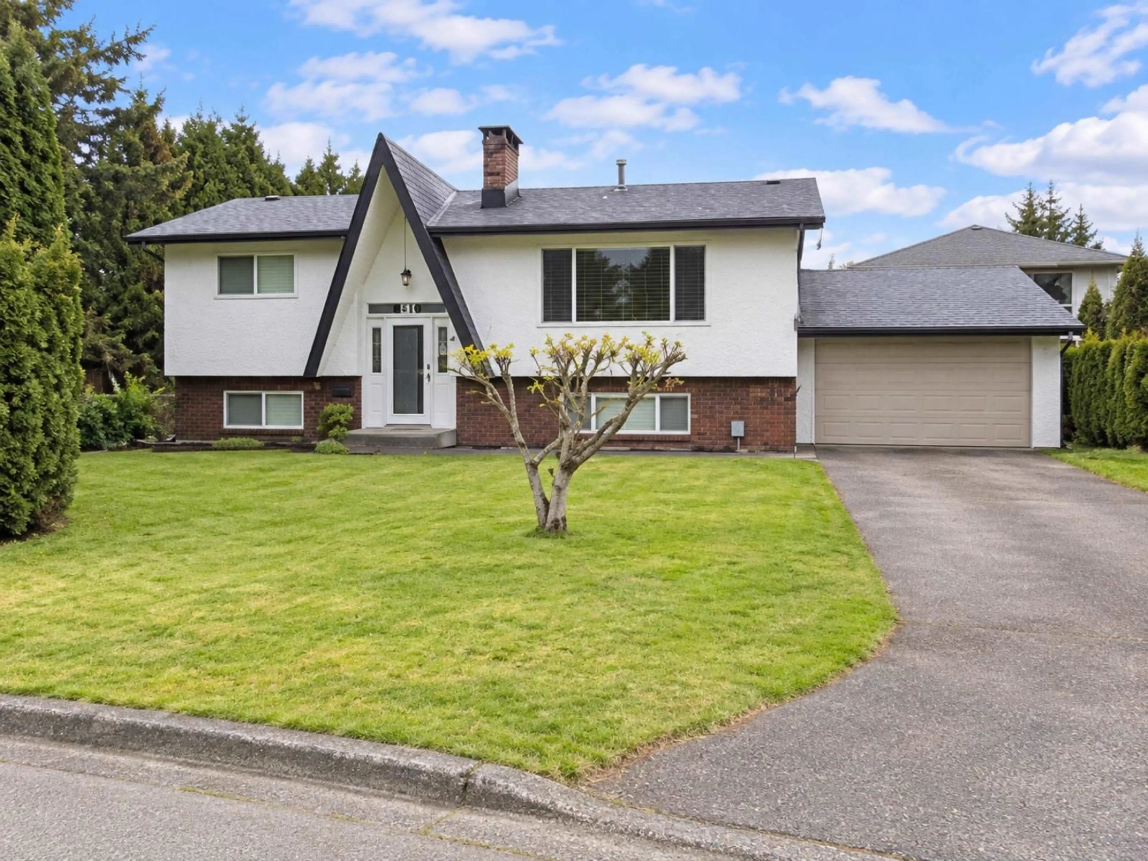 Home with vinyl exterior material, street for 8510 CRAMER DRIVE, Chilliwack British Columbia V2P5H5
