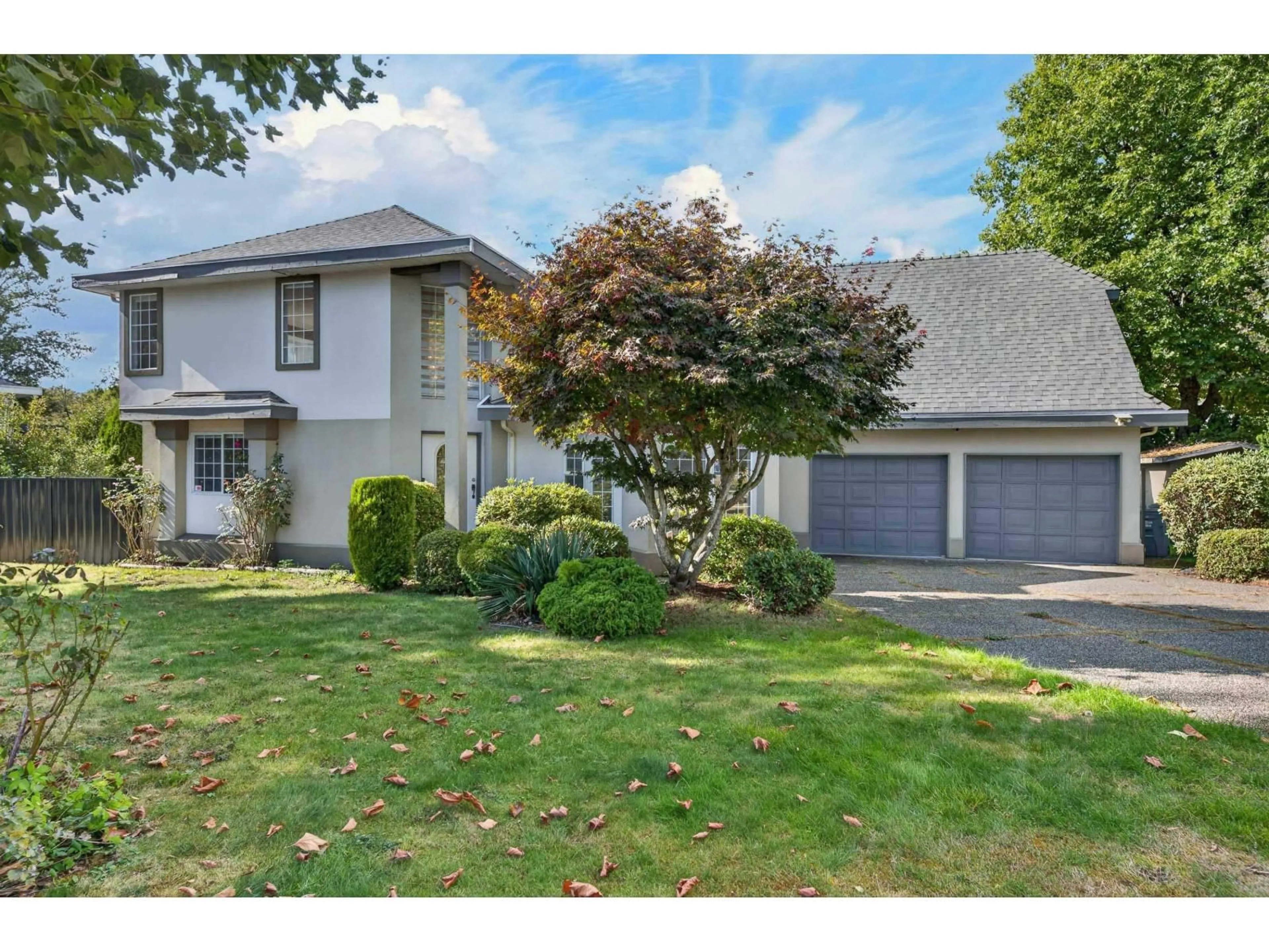 A pic from outside/outdoor area/front of a property/back of a property/a pic from drone, street for 14168 85A AVENUE, Surrey British Columbia V3W2T4