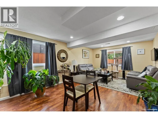 20445 THORNE AVENUE, Maple Ridge 2