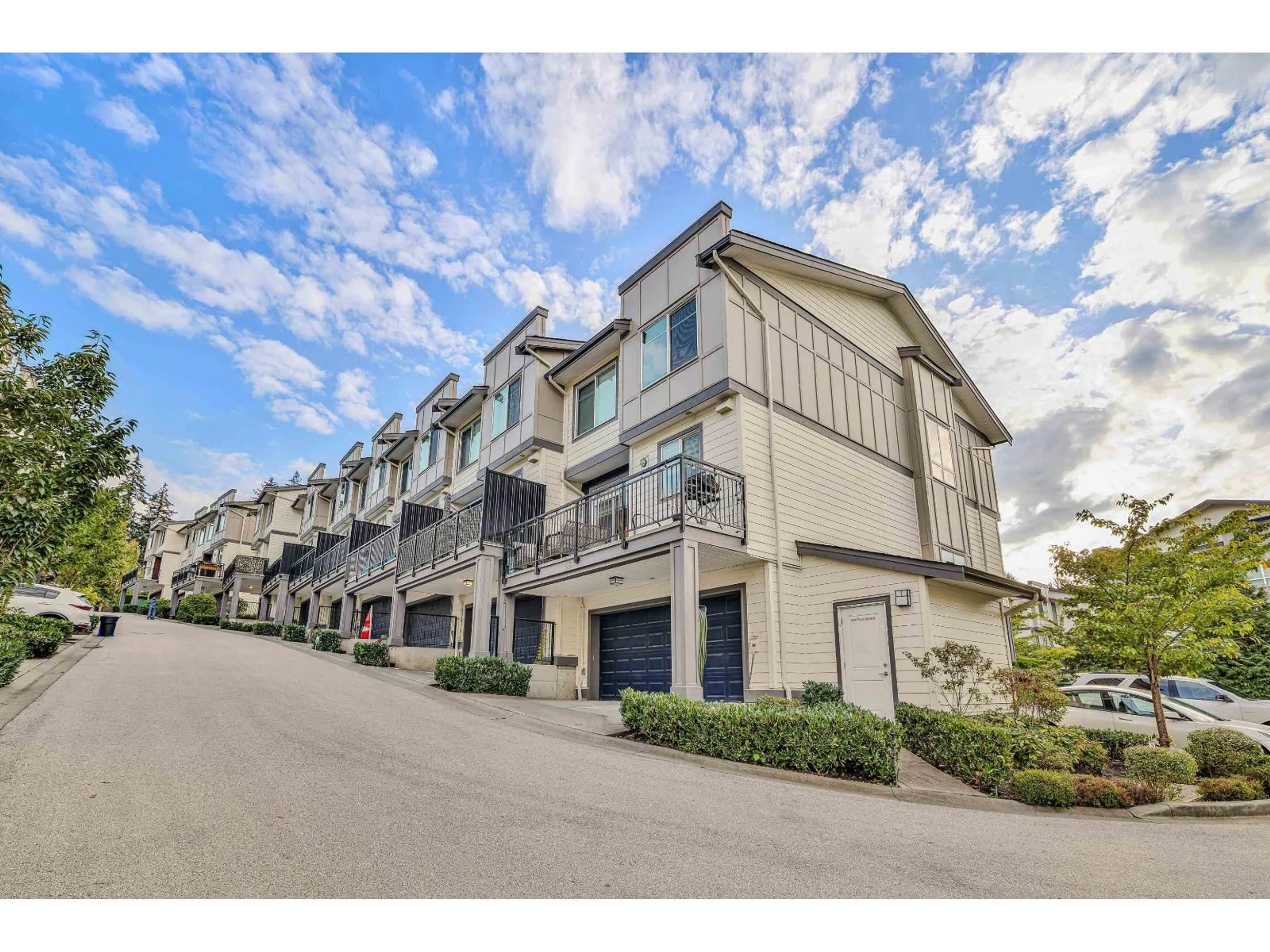 A pic from outside/outdoor area/front of a property/back of a property/a pic from drone, street for 55 - 15665 MOUNTAIN VIEW DRIVE, Surrey British Columbia V3S0C6