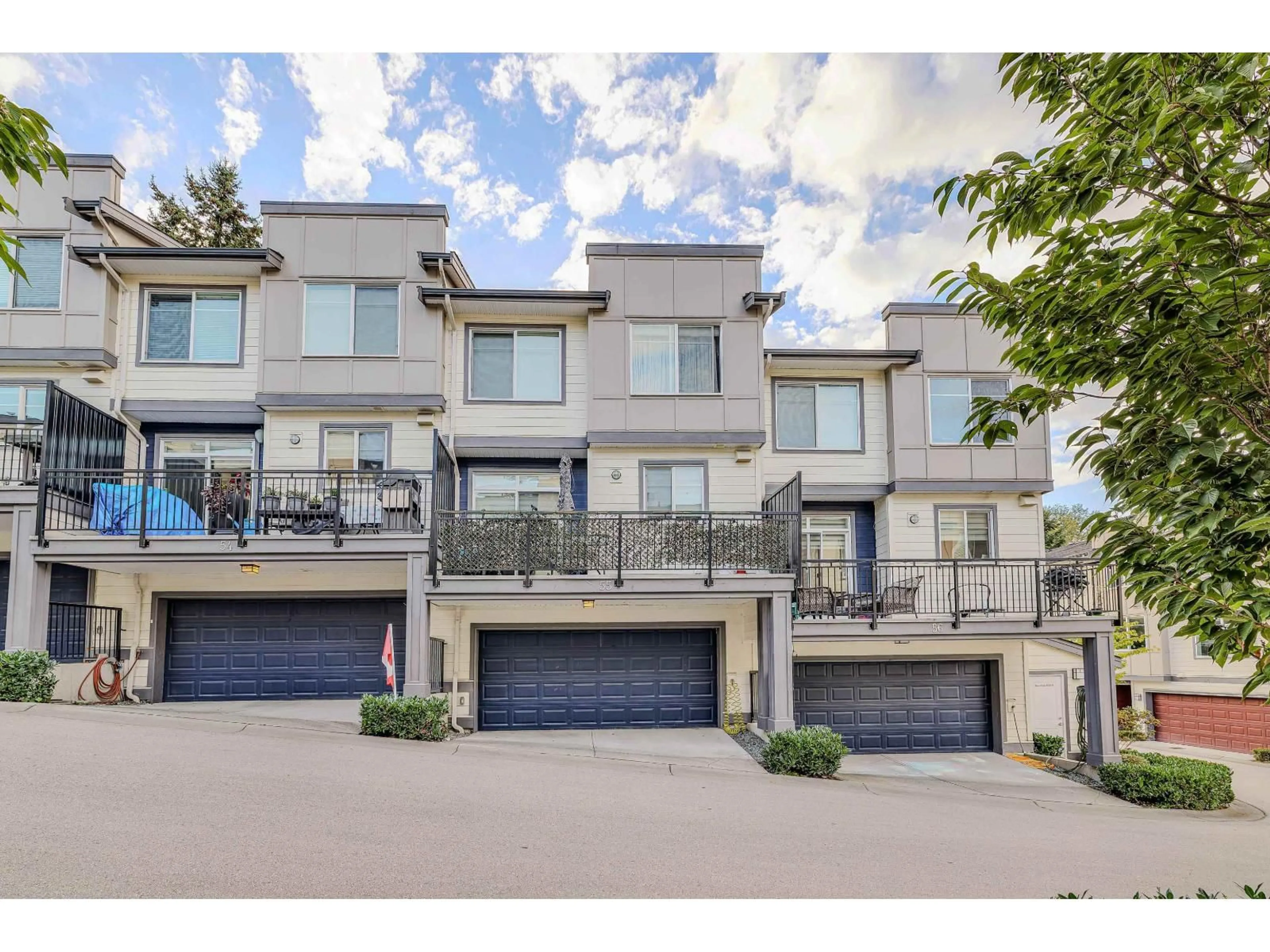 A pic from outside/outdoor area/front of a property/back of a property/a pic from drone, mountain view for 55 - 15665 MOUNTAIN VIEW DRIVE, Surrey British Columbia V3S0C6
