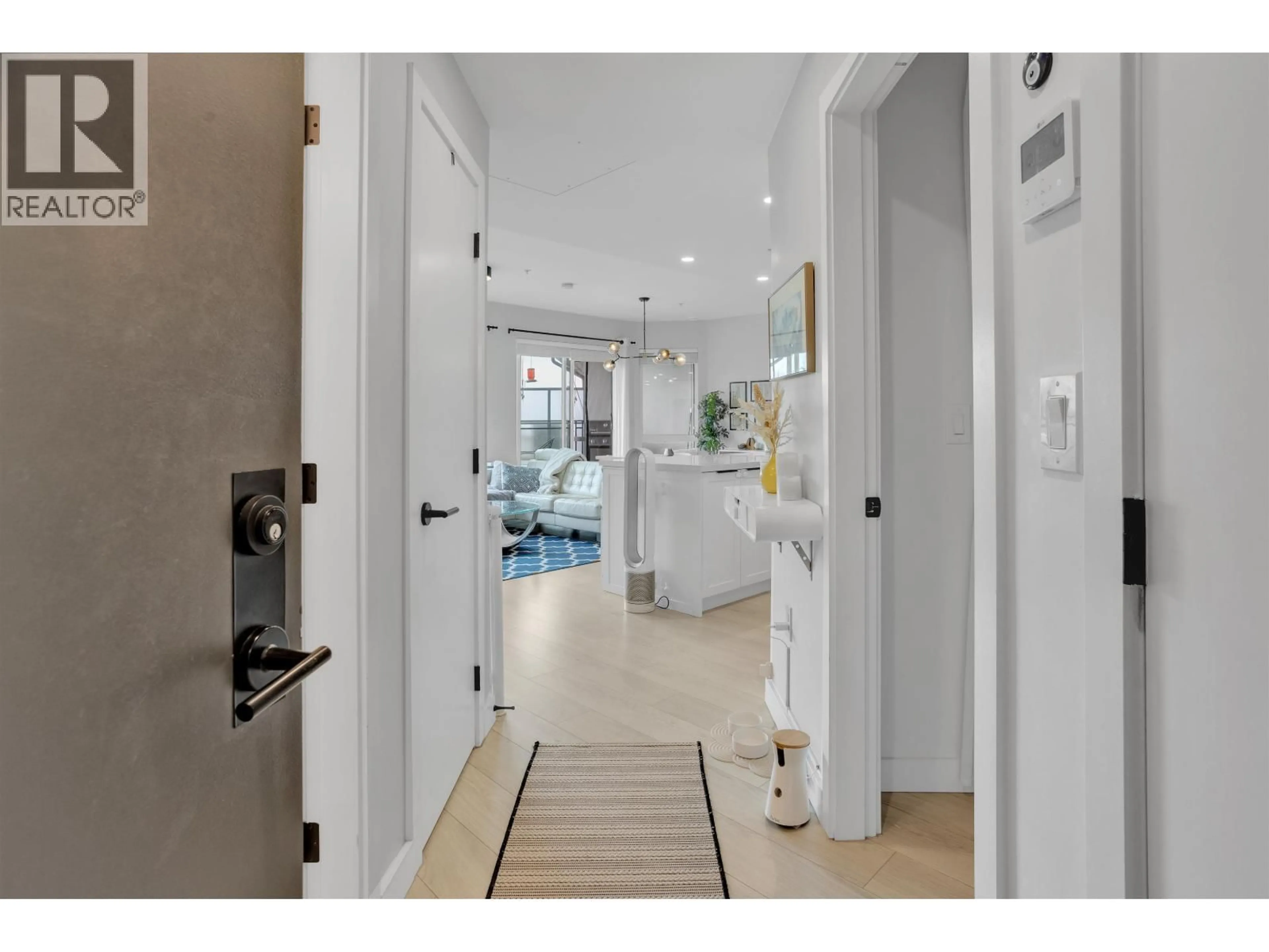 Indoor entryway for 609 - 3038 ST GEORGE STREET, Port Moody British Columbia V3H0L3