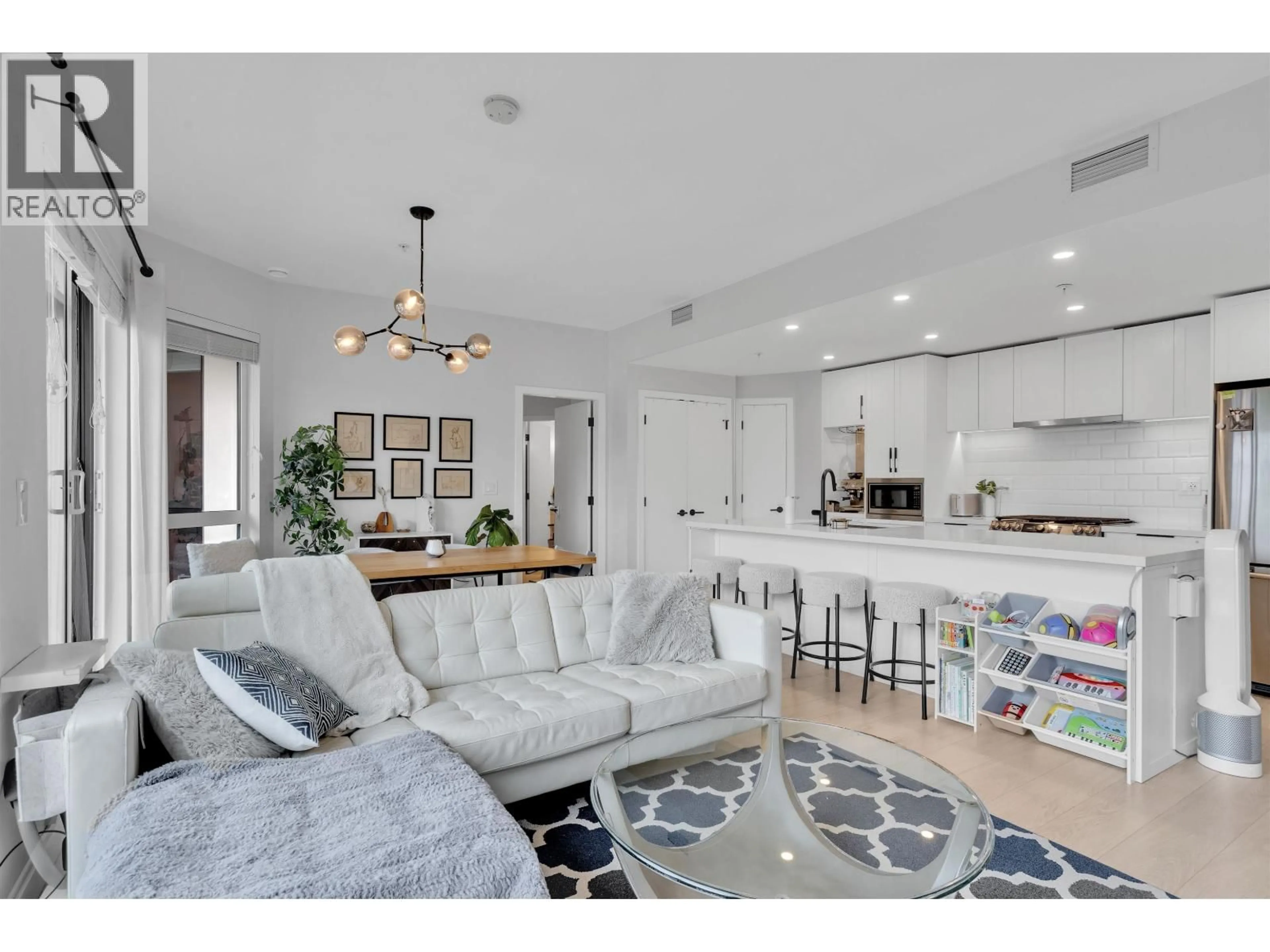 Open concept kitchen, unknown for 609 - 3038 ST GEORGE STREET, Port Moody British Columbia V3H0L3