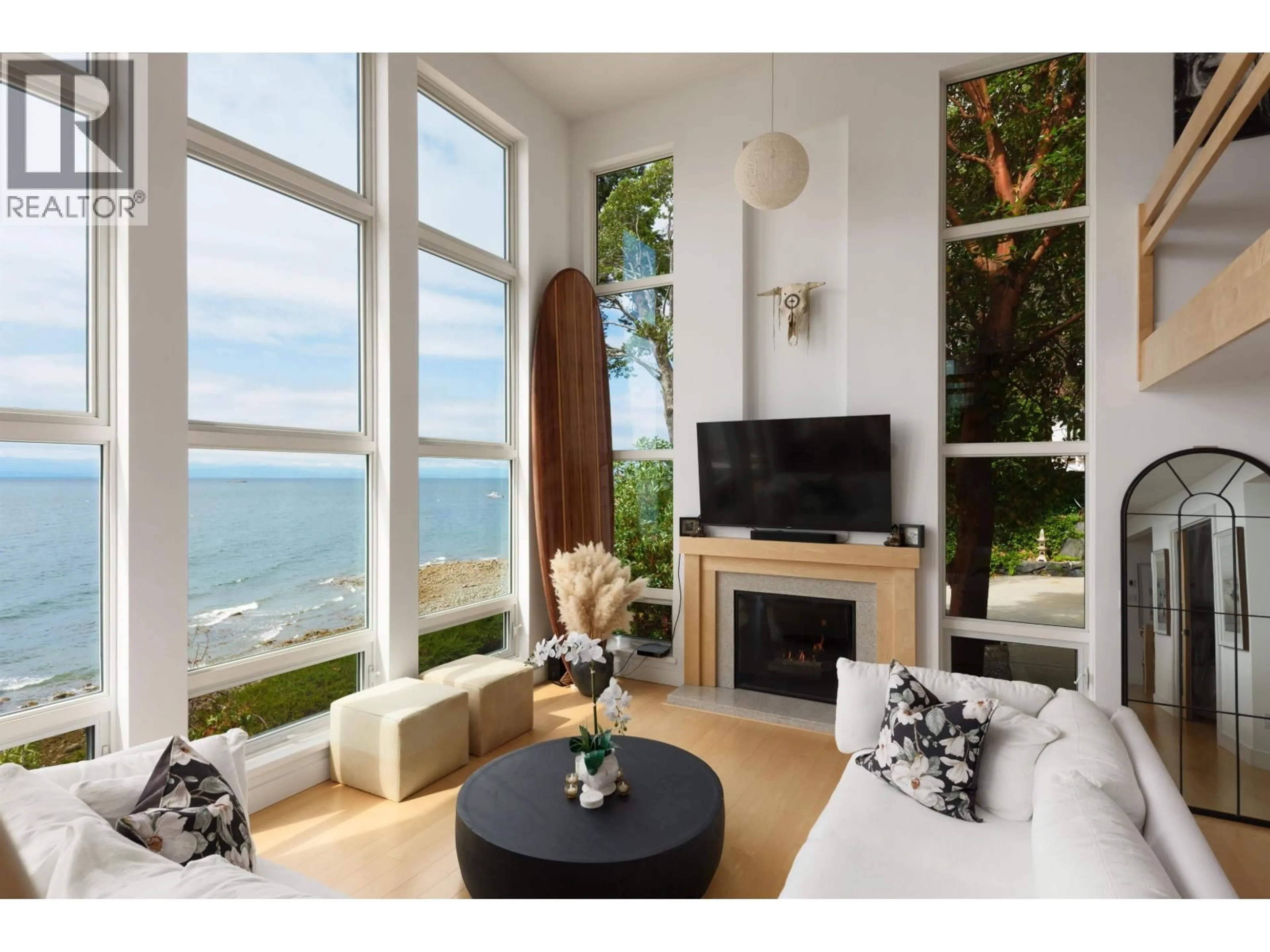 Living room with furniture, unknown for 6655 SUNSHINE COAST HIGHWAY, Sechelt British Columbia V7Z0M9