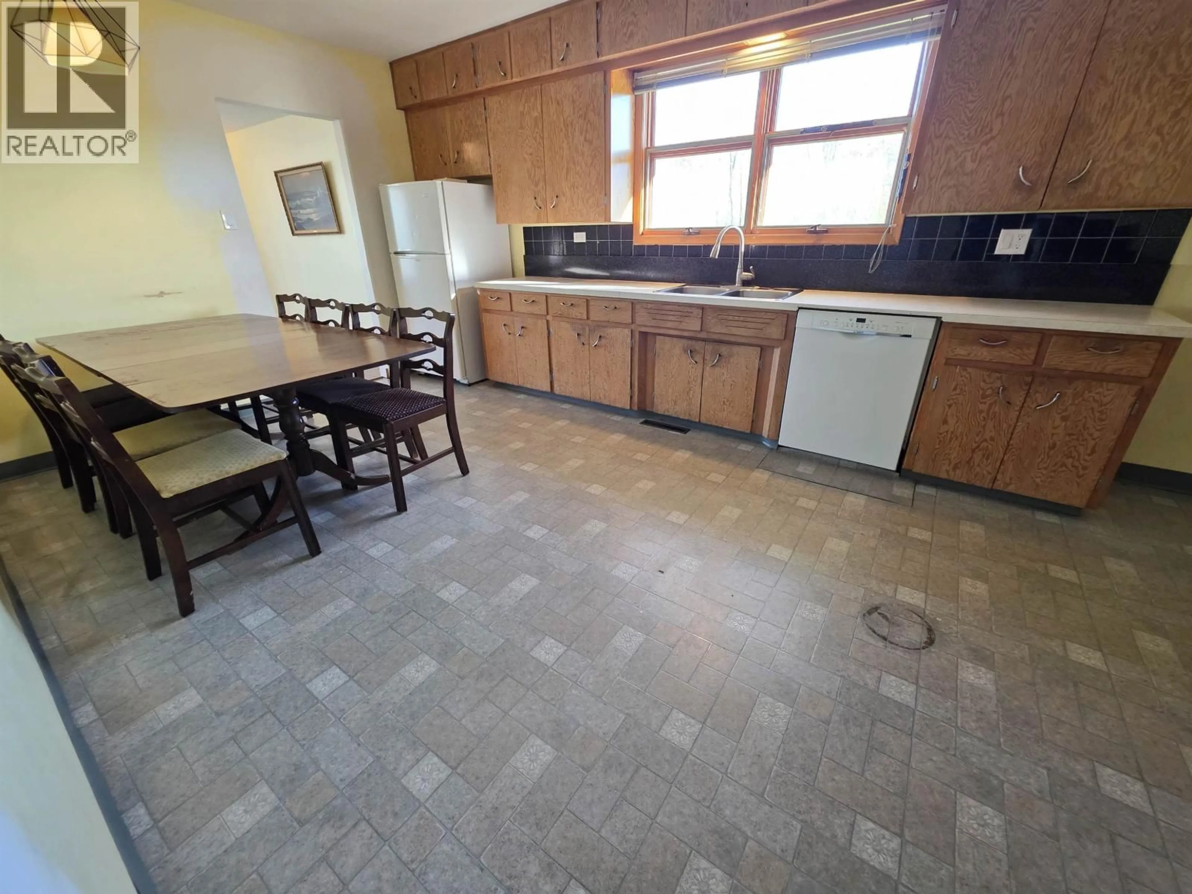 Standard kitchen, ceramic/tile floor for 6678 97 HIGHWAY, Fort St. John British Columbia V0C1C3