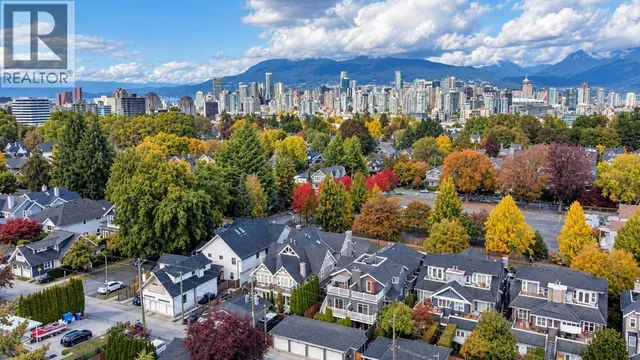 174 16TH AVENUE, Vancouver 2
