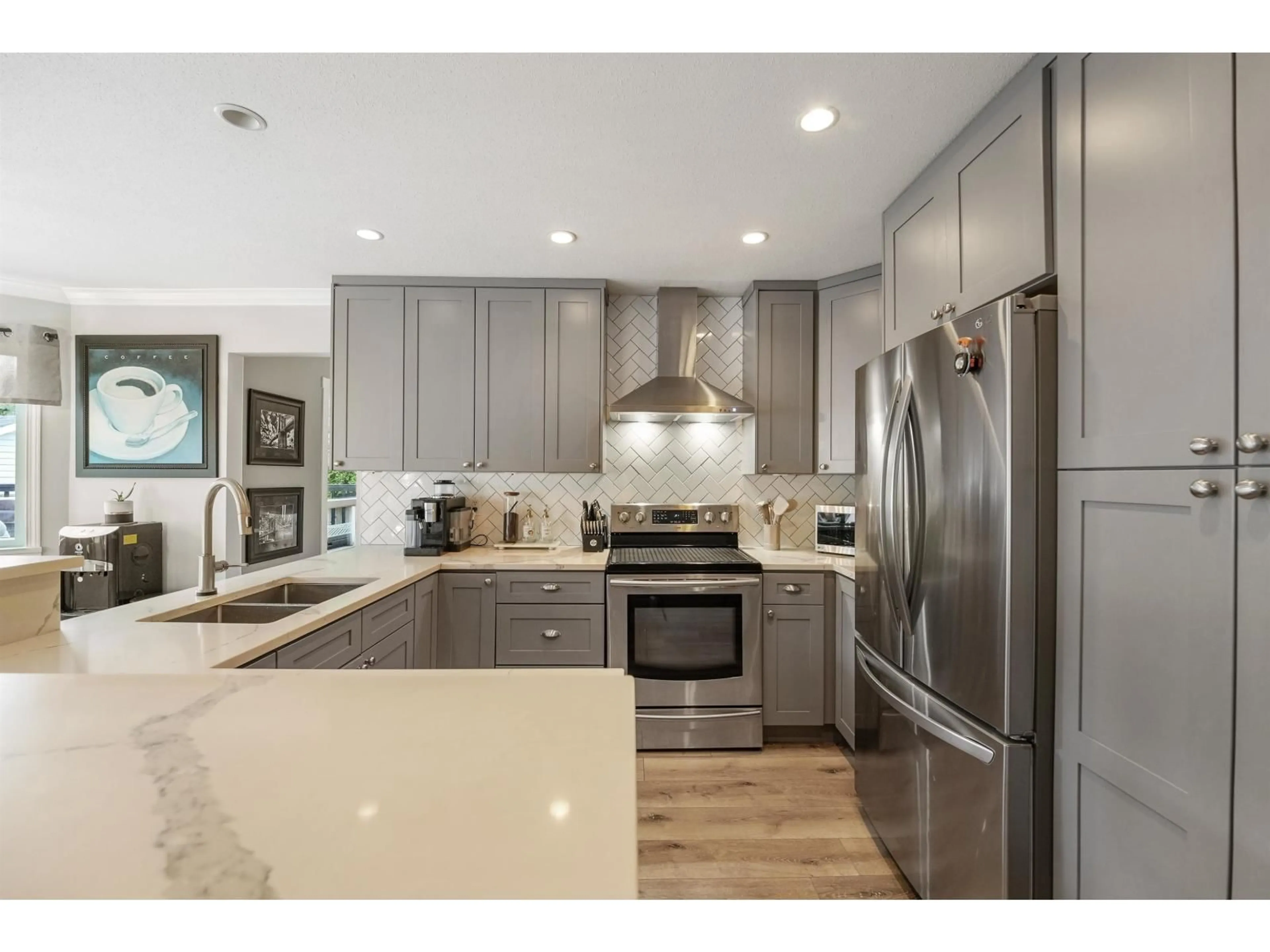 Open concept kitchen, unknown for 18166 CLAYTONHILL DRIVE, Surrey British Columbia V3S7N6