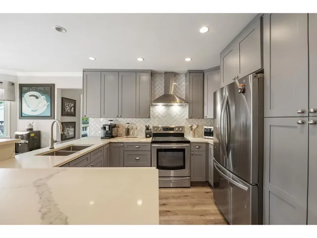 18166 CLAYTONHILL DRIVE, Surrey 3