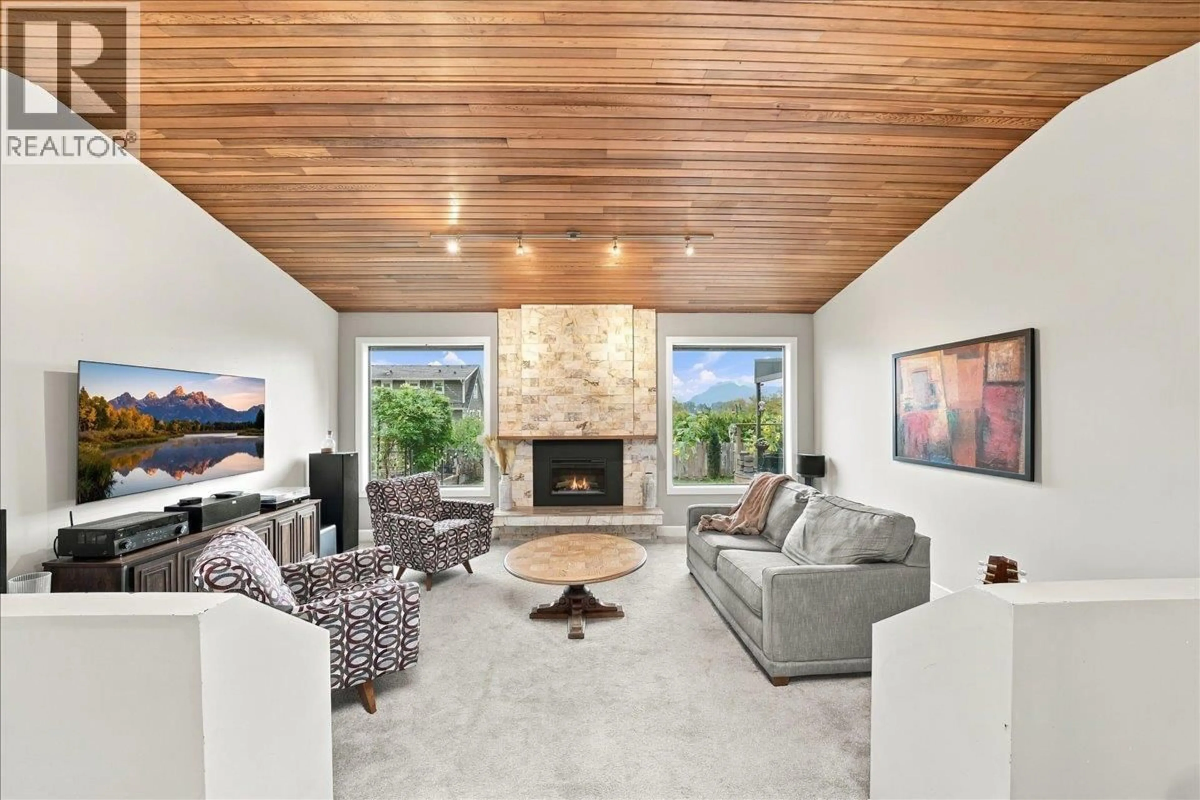 Living room with furniture, unknown for 12461 MEADOW BROOK PLACE, Maple Ridge British Columbia V4R2H6