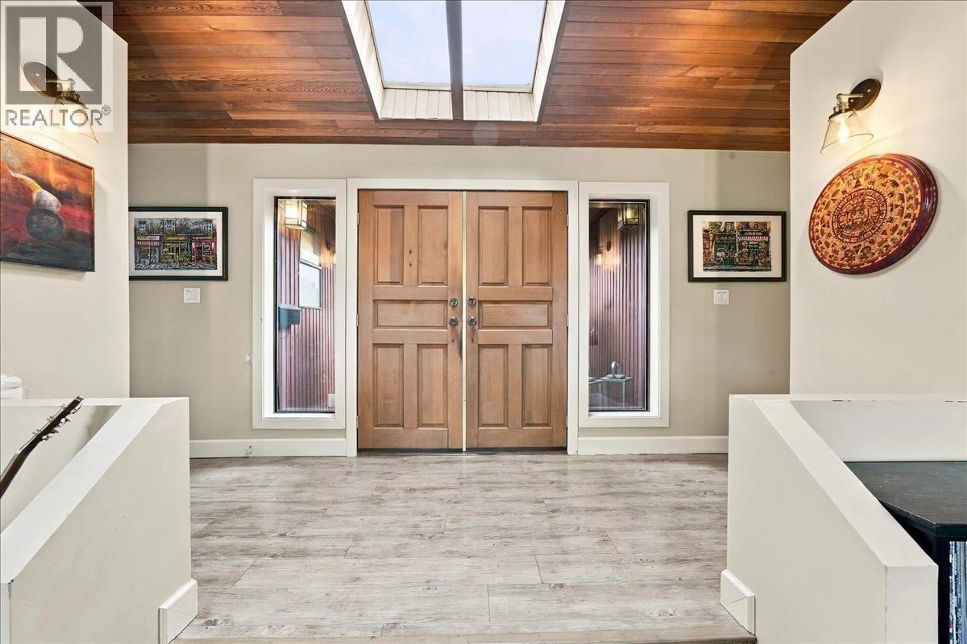 Indoor entryway for 12461 MEADOW BROOK PLACE, Maple Ridge British Columbia V4R2H6