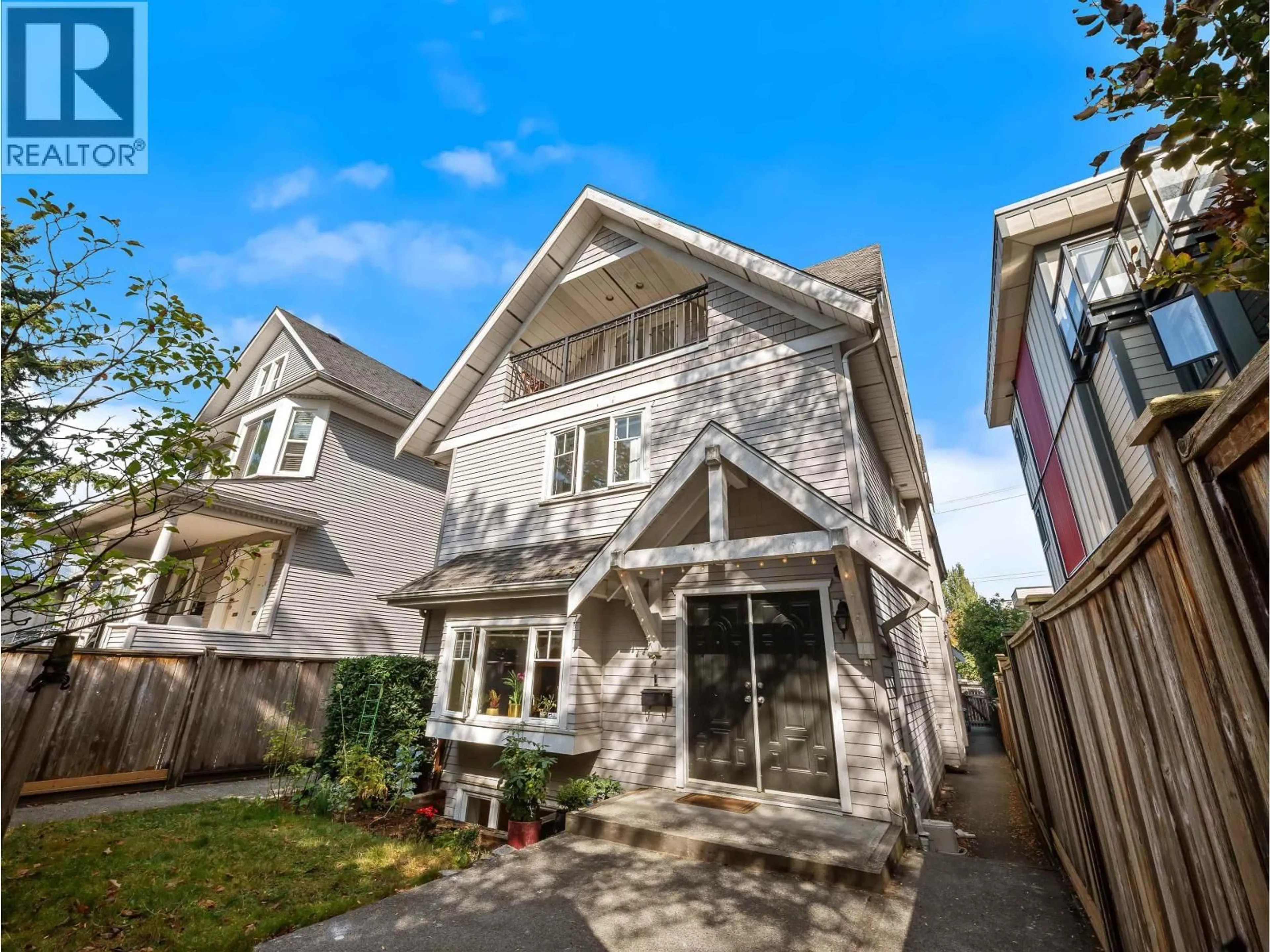 Home with vinyl exterior material, street for 533 8TH AVENUE, Vancouver British Columbia V5T1S9