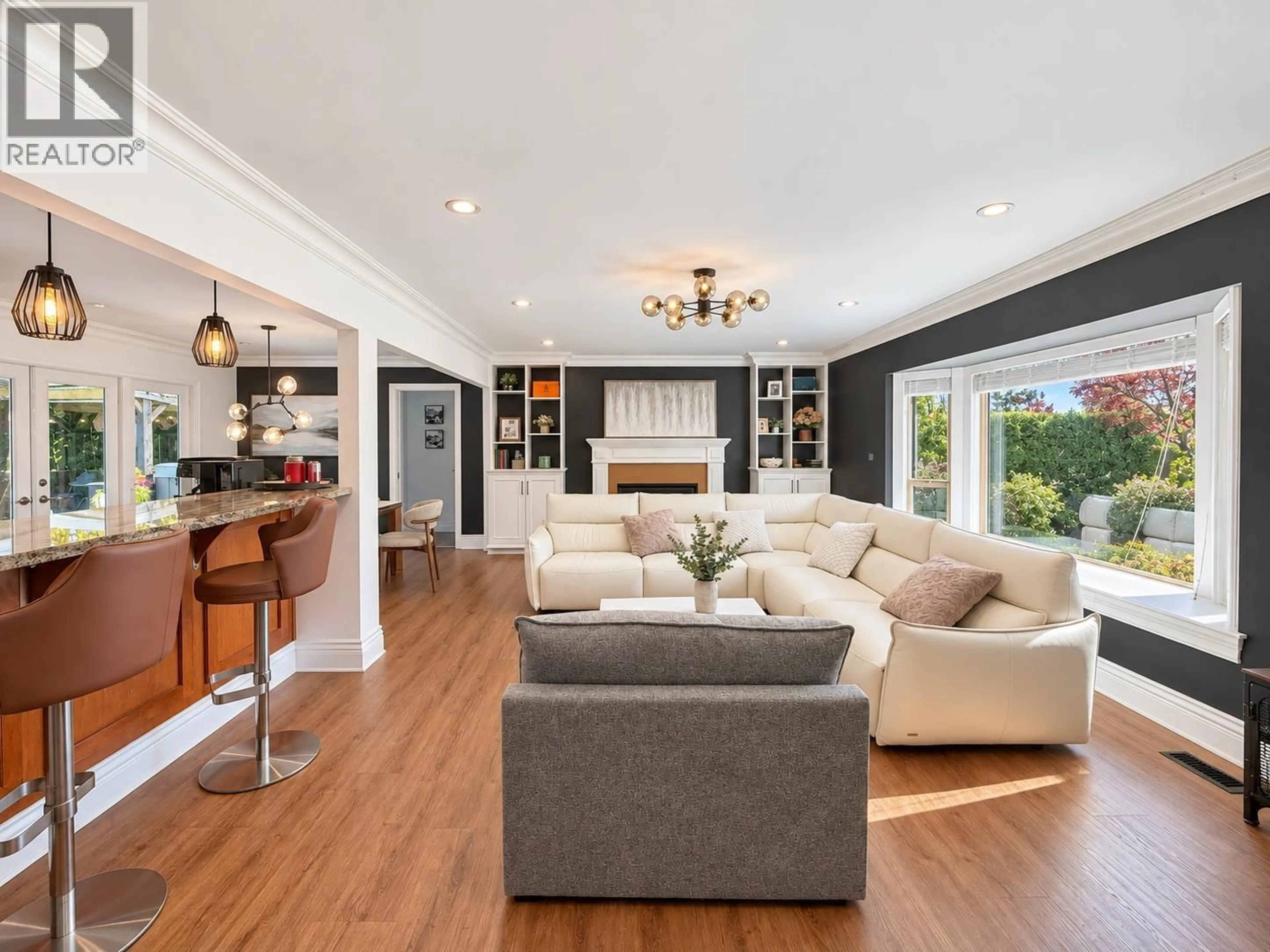 Living room with furniture, unknown for 1050 EDEN CRESCENT, Delta British Columbia V4L1W7