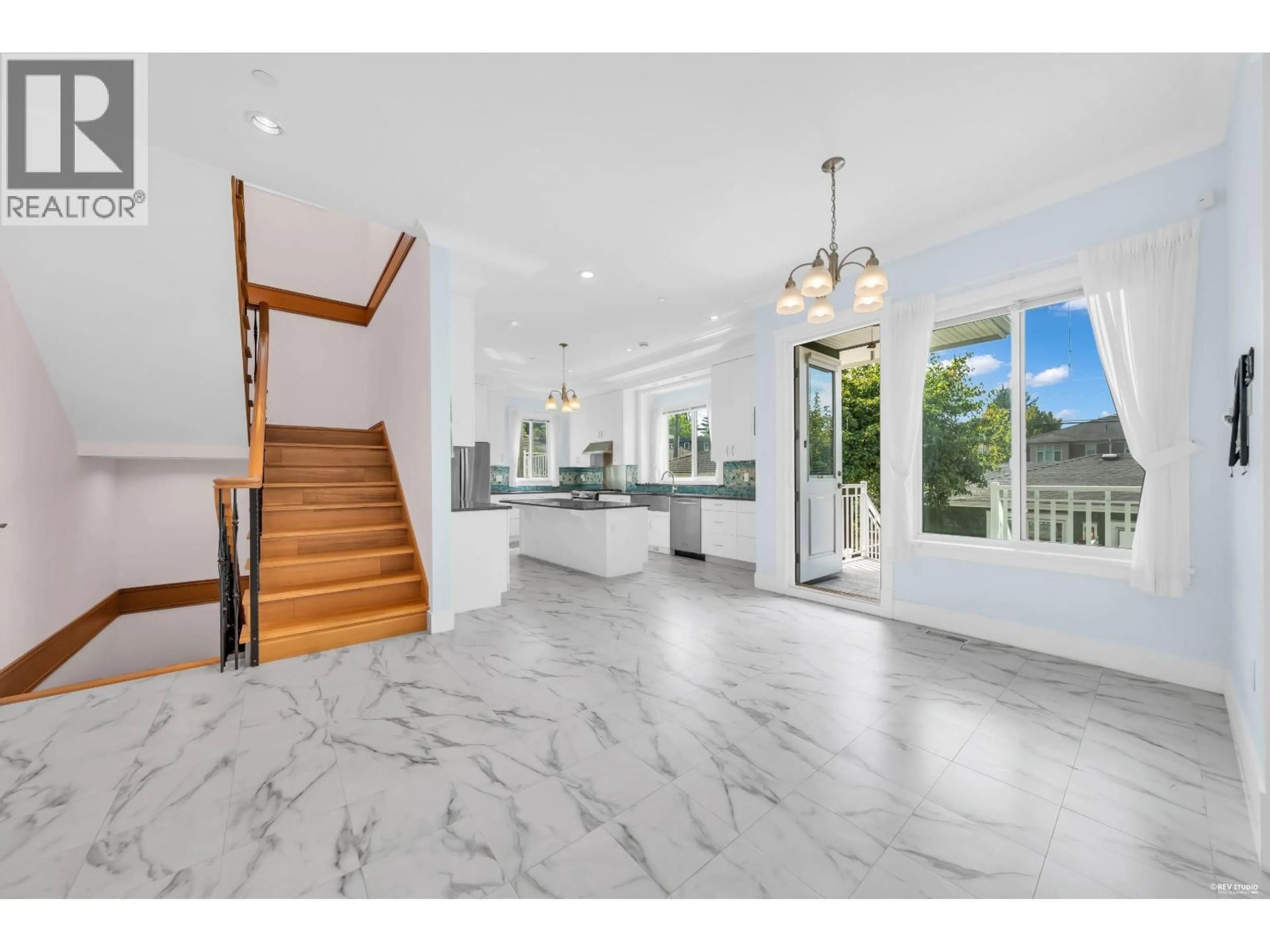 Open concept kitchen, ceramic/tile floor for 2246 22ND AVENUE, Vancouver British Columbia V6L1L7