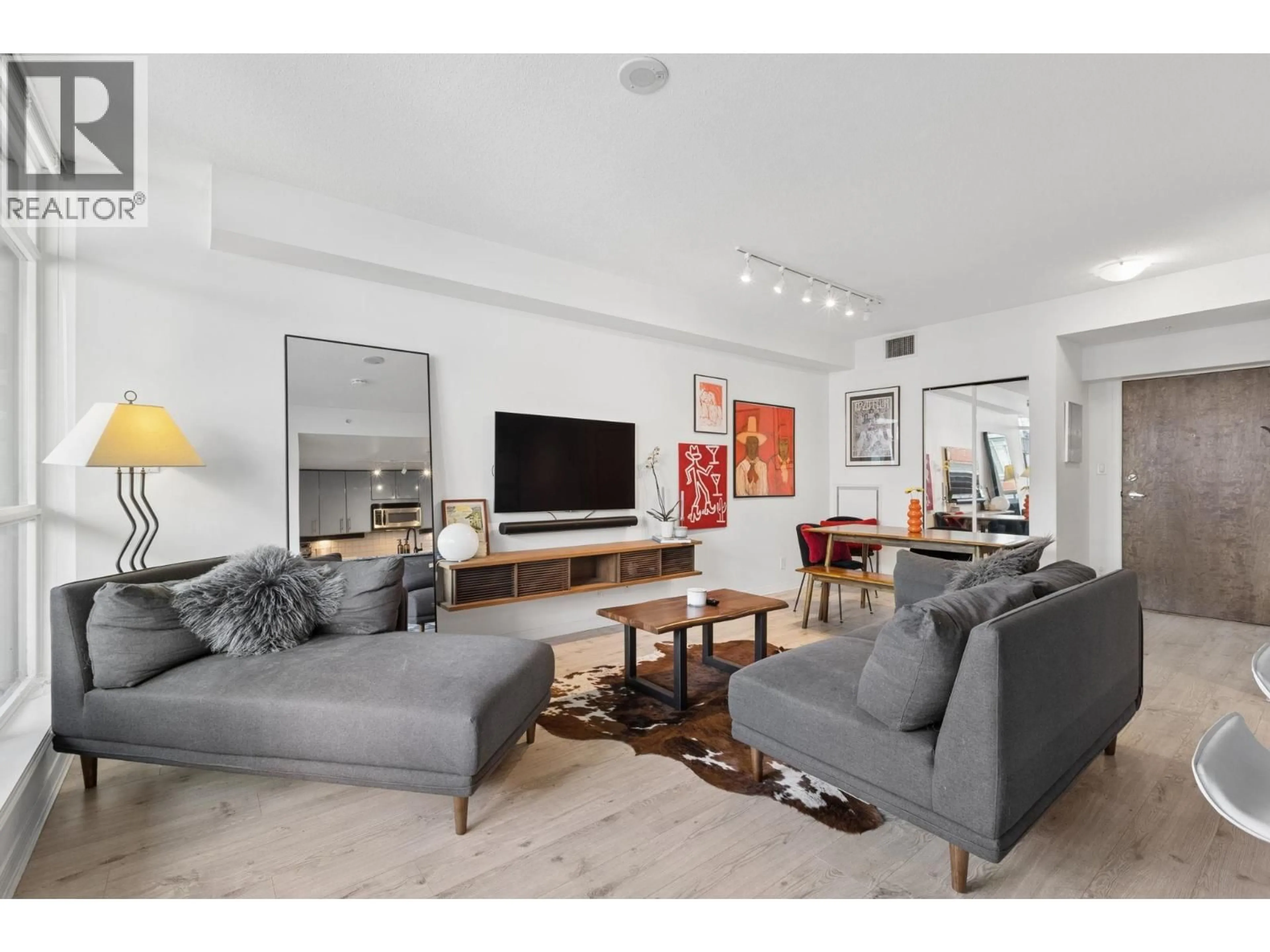 Living room with furniture, unknown for PH 601 - 100 ESPLANADE, North Vancouver British Columbia V7L4V1