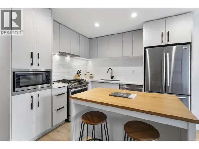 301 - 3018 ST GEORGE STREET, Port Moody 5