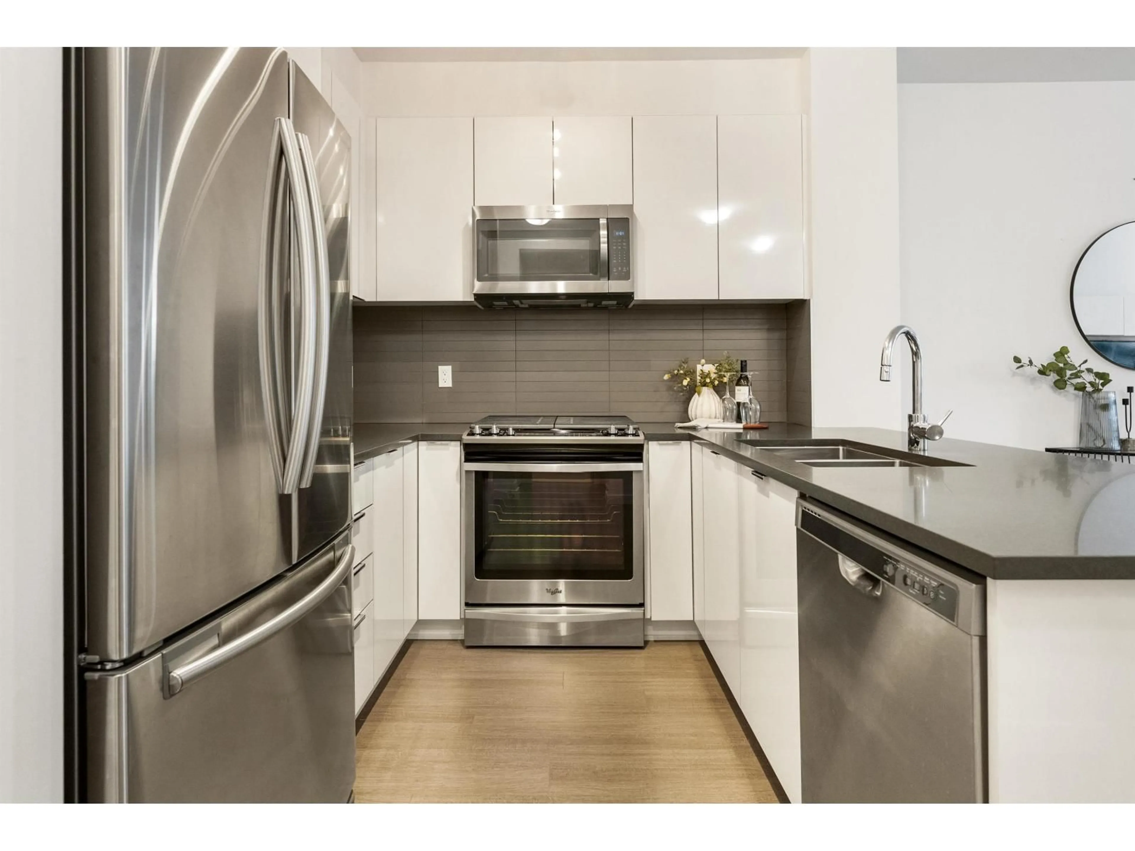 Standard kitchen, unknown for 109 - 15137 33RD AVENUE, Surrey British Columbia V3Z0Y1