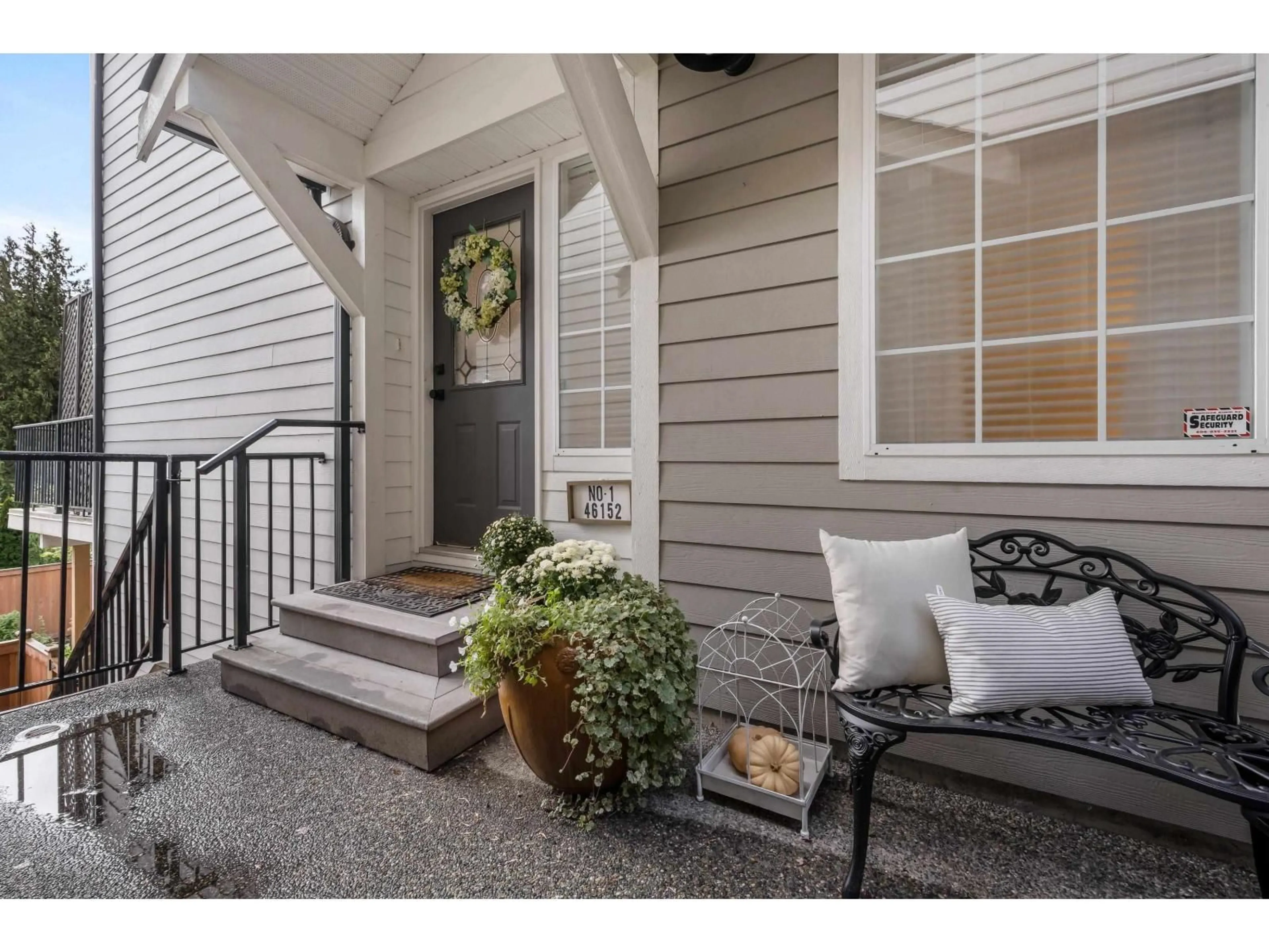 Indoor entryway for 1 - 46152 STONEVIEW DRIVE, Chilliwack British Columbia V2R5W8