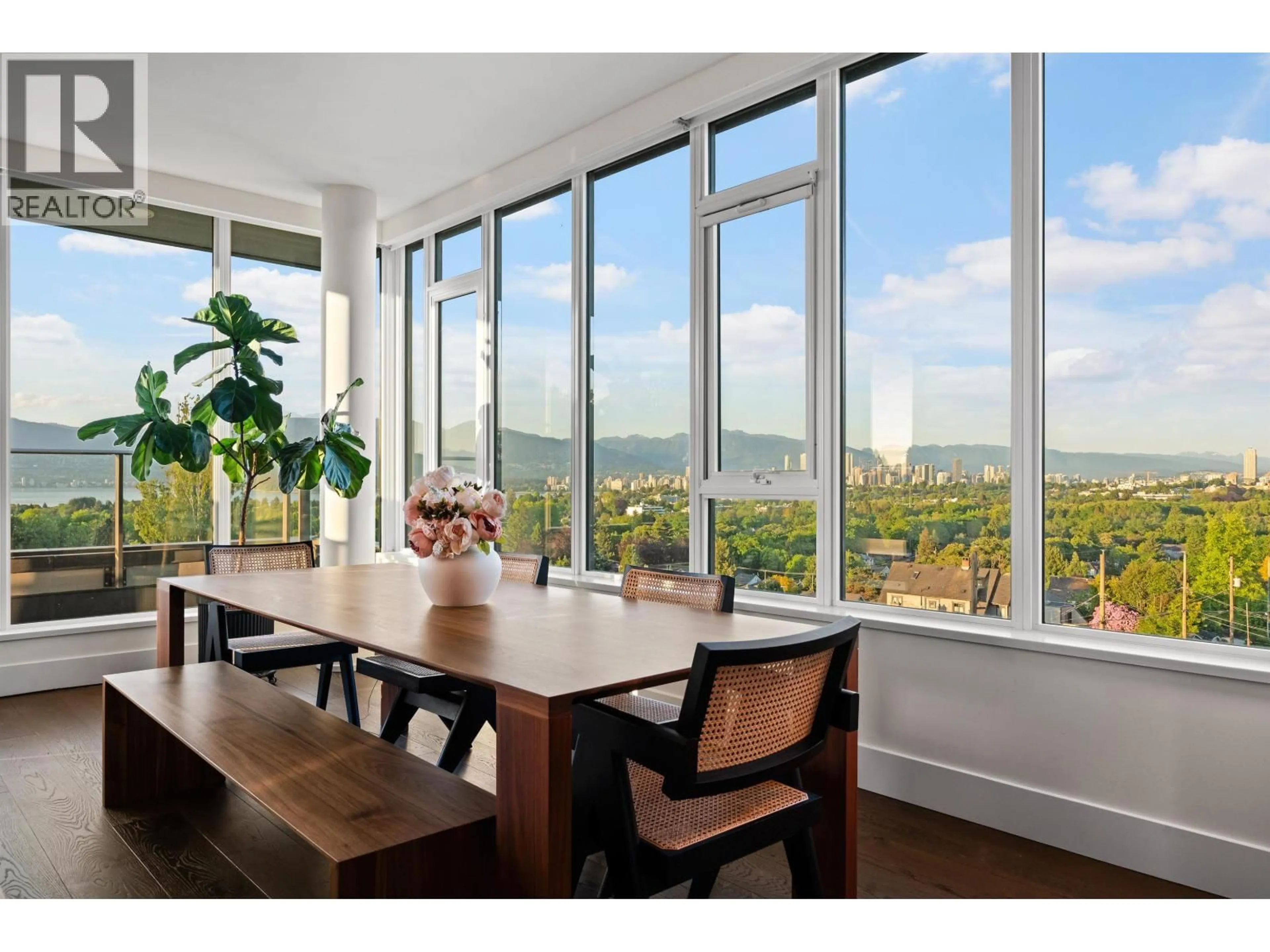 Dining room, wood/laminate floor for 403 - 3639 16TH AVENUE, Vancouver British Columbia V6R3C3