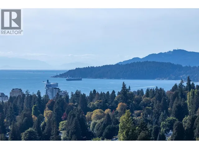 975 AUBENEAU CRESCENT, West Vancouver 2