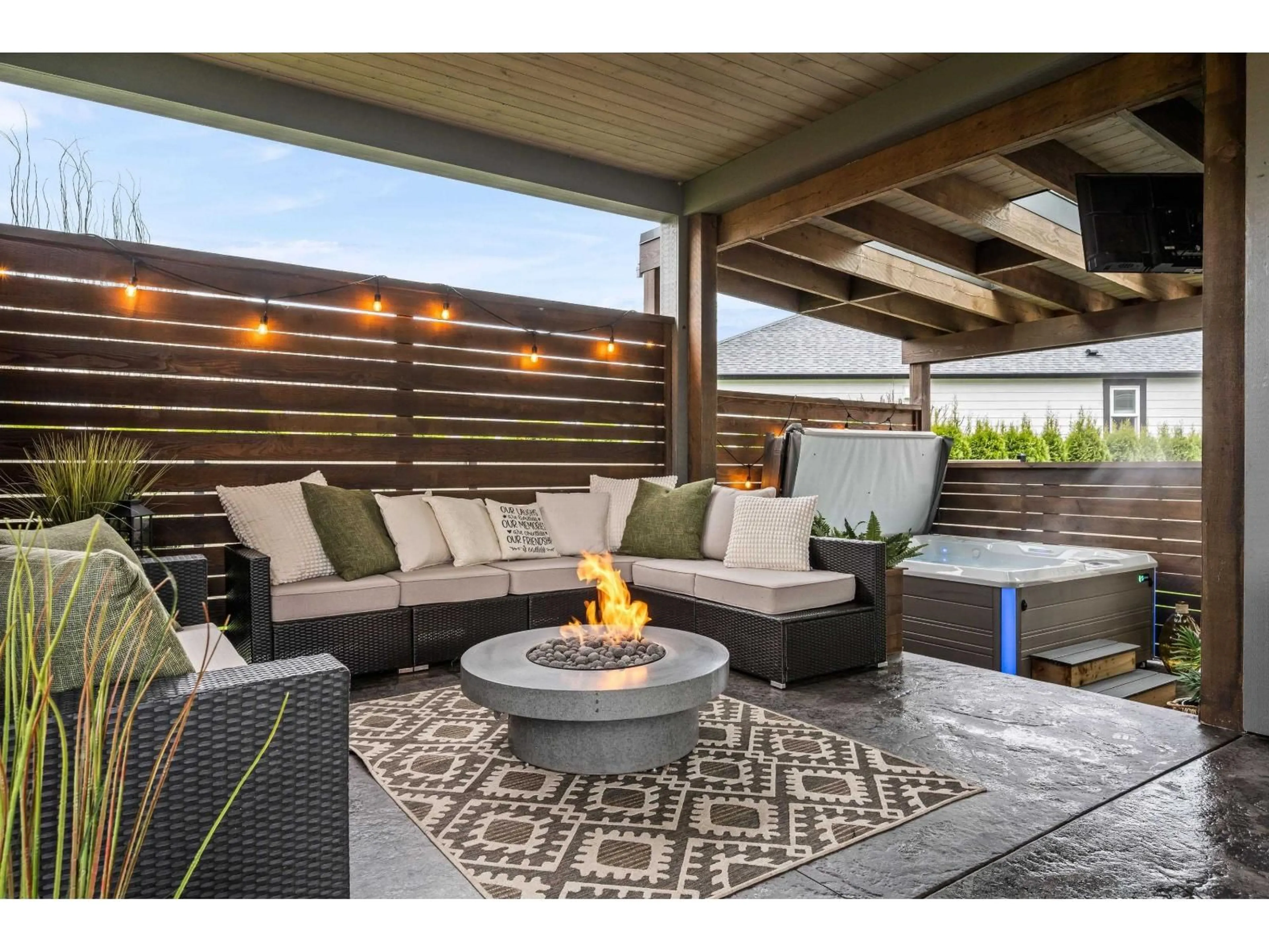 Patio, unknown for 52782 STONEWOOD PLACE, Rosedale British Columbia V0X1X1