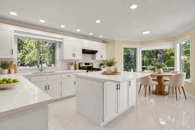 13811 17 AVENUE, Surrey 3