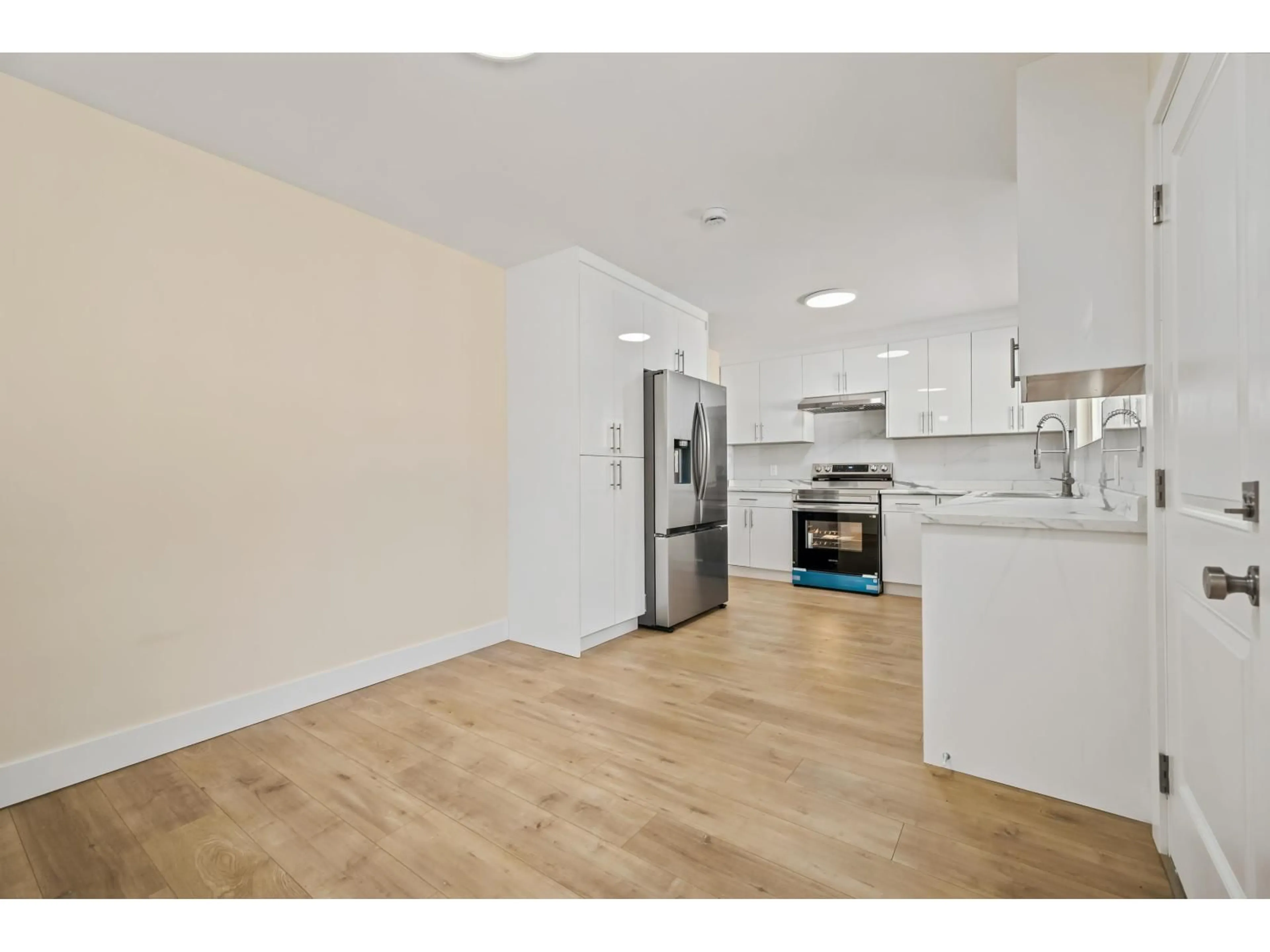 Standard kitchen, unknown for 11055 ORIOLE DRIVE, Surrey British Columbia V3R5A7