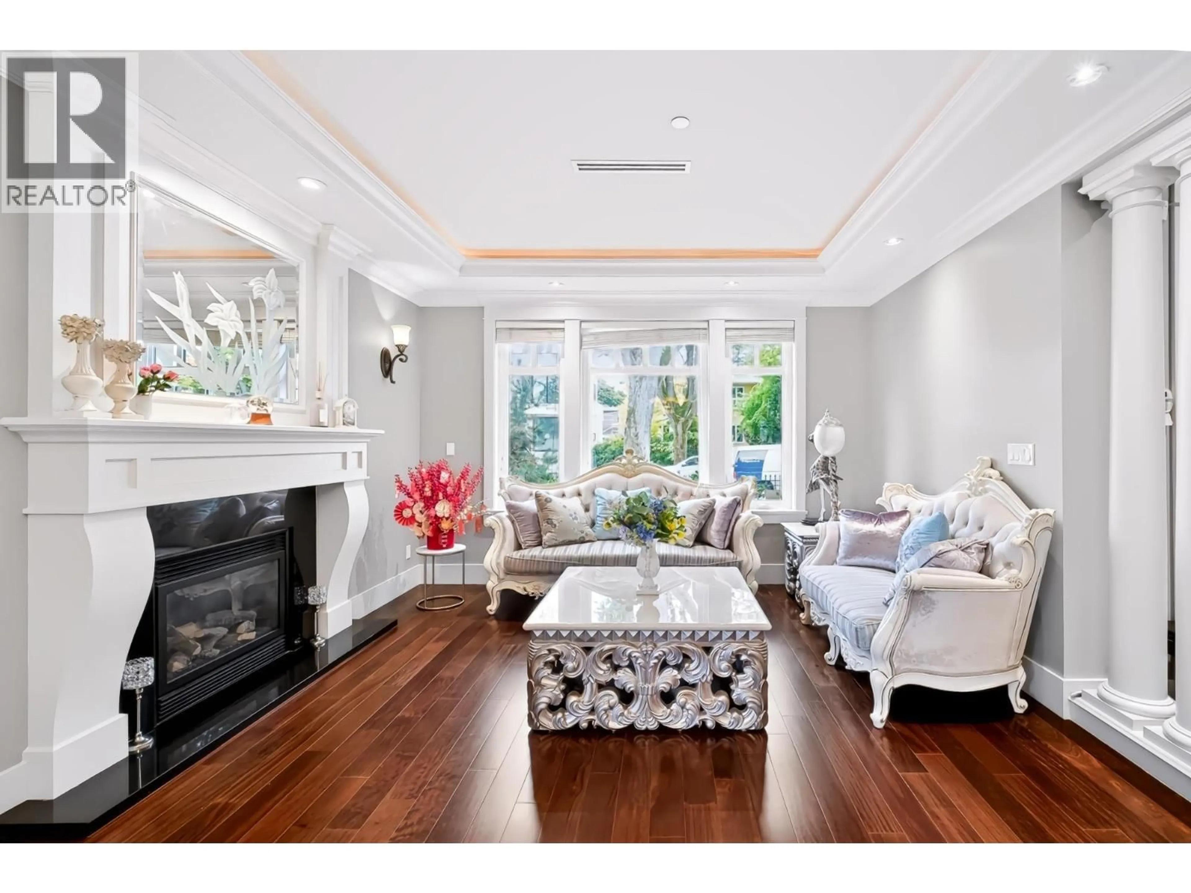 Living room with furniture, wood/laminate floor for 2851 38TH AVENUE, Vancouver British Columbia V6N2W8